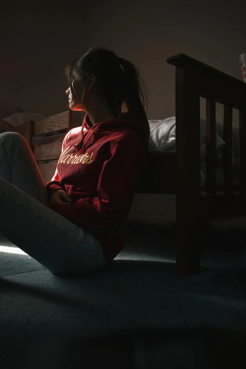 A sad girl in her room | Source: Pexels