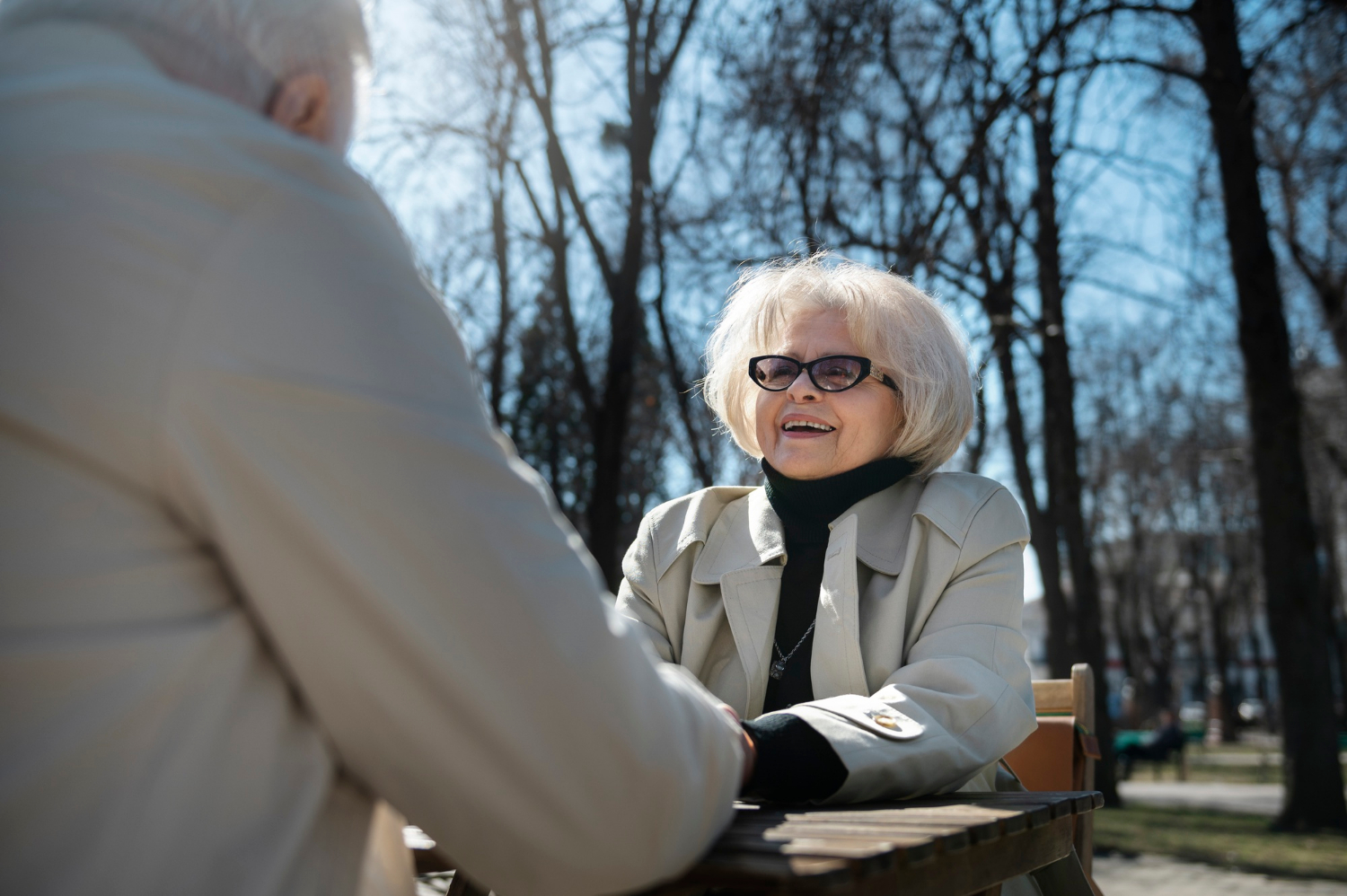 A senior couple holding hands | Source: Freepik