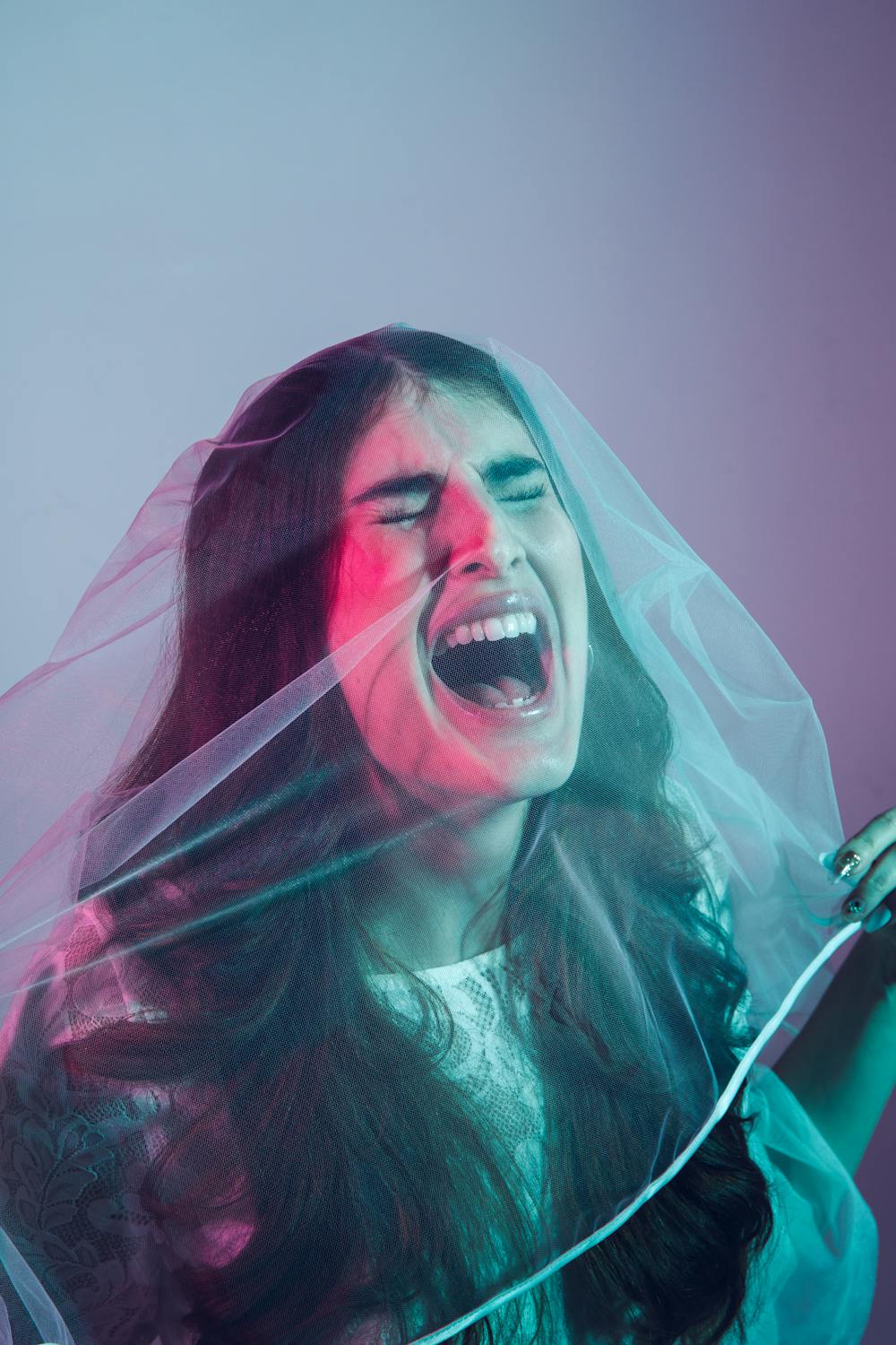 A bride screaming | Source: Pexels