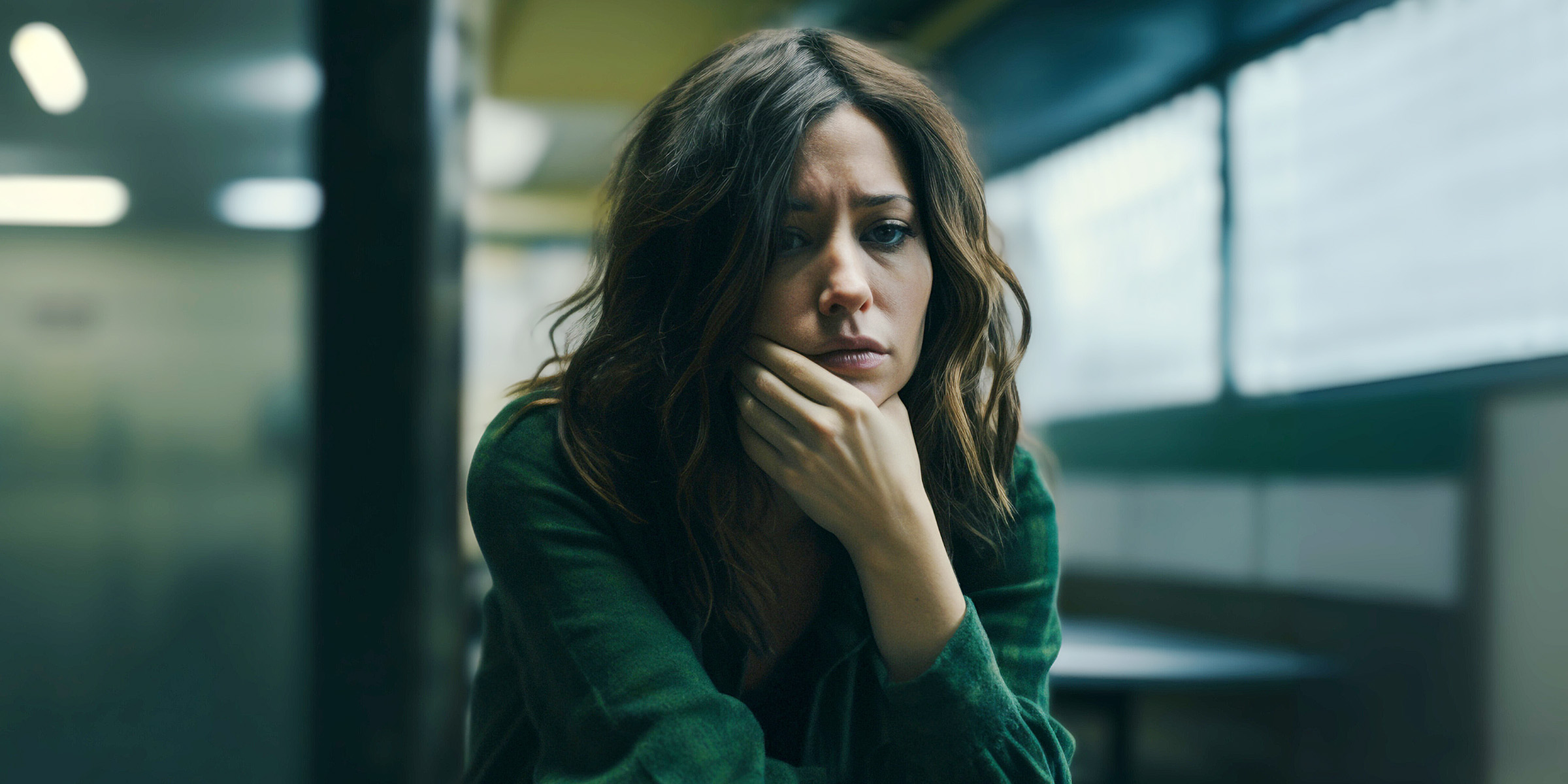 An upset woman | Source: Freepik