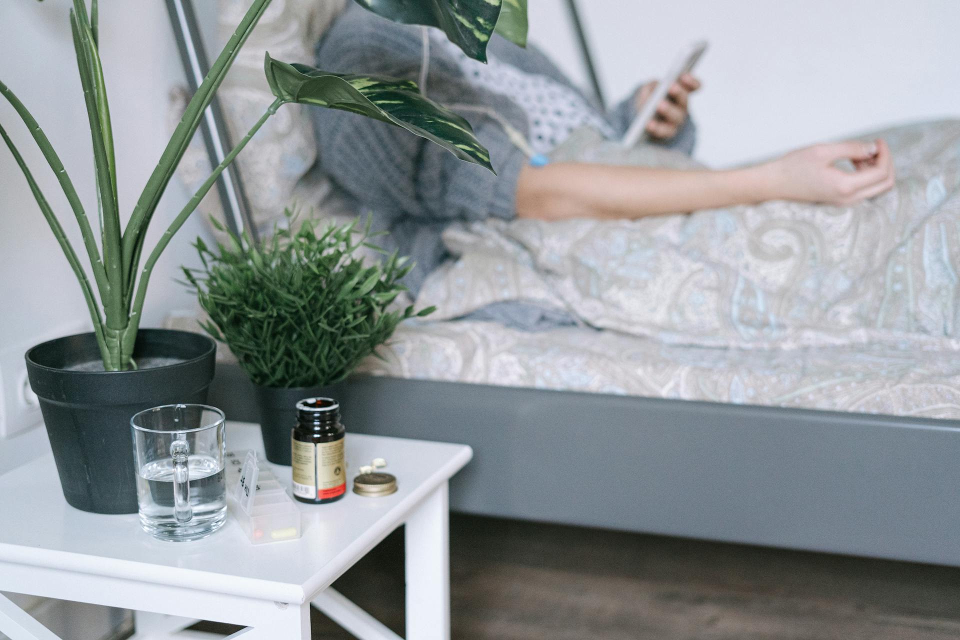 A sick woman in bed | Source: Pexels