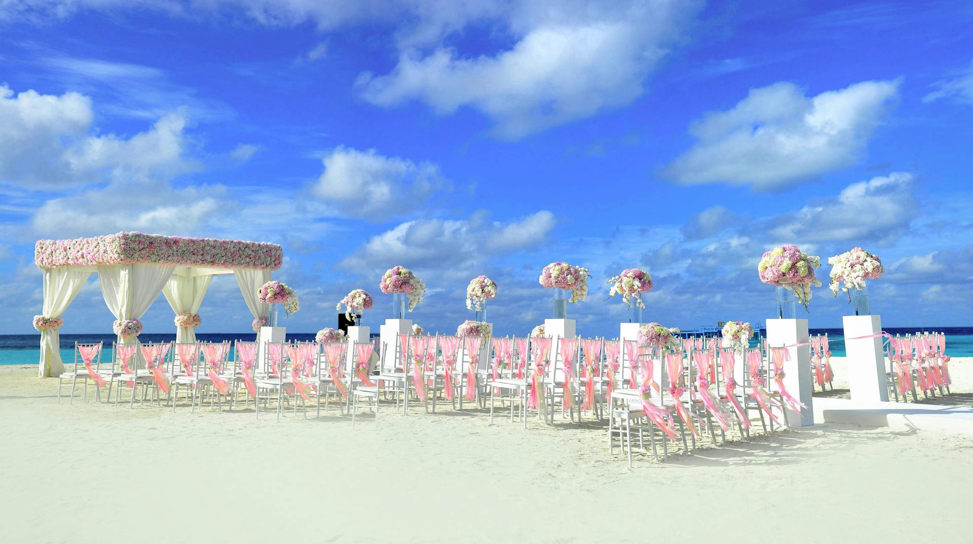 A beach wedding venue | Source: Pexels