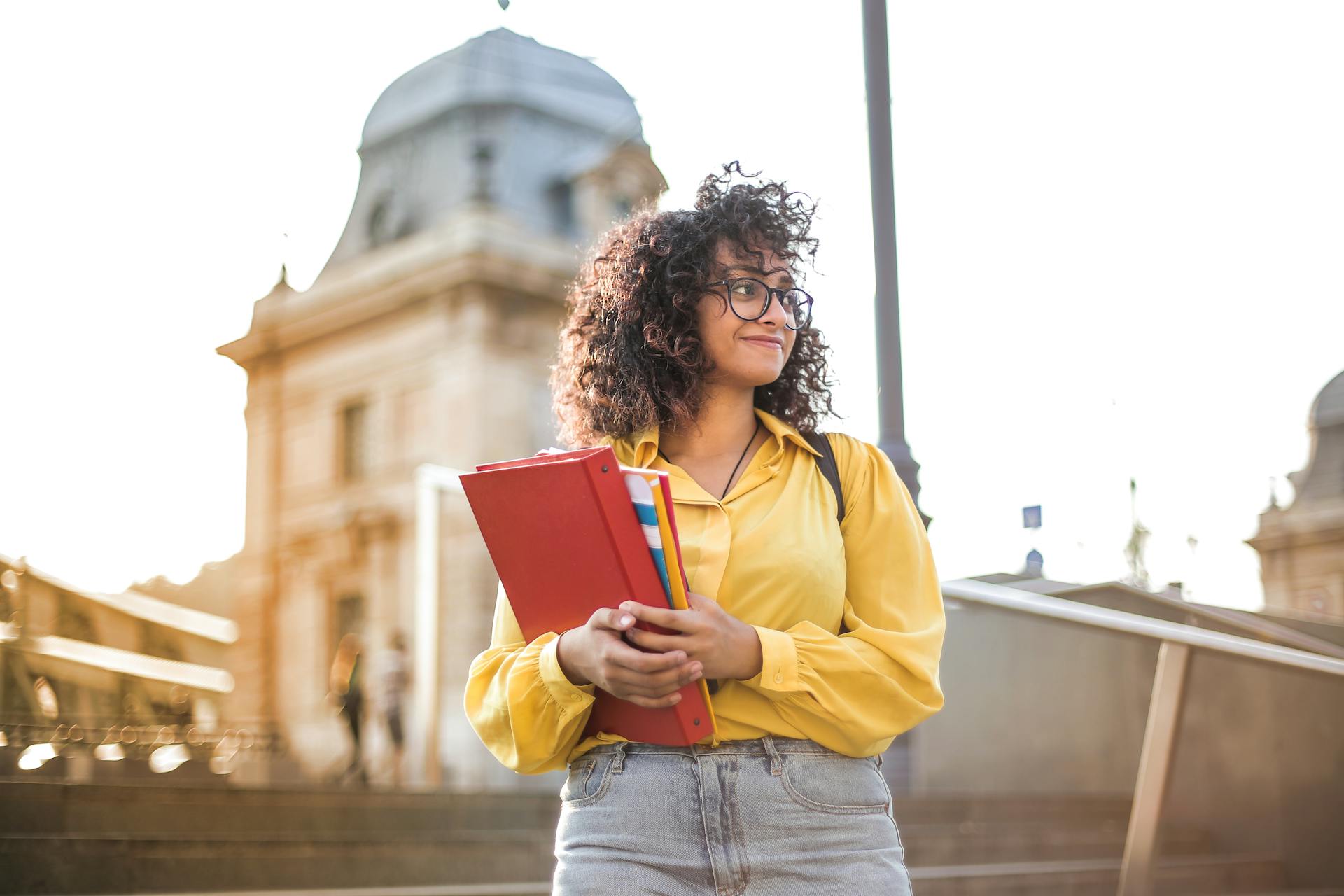 A woman looking for ward to her future | Source: Pexels