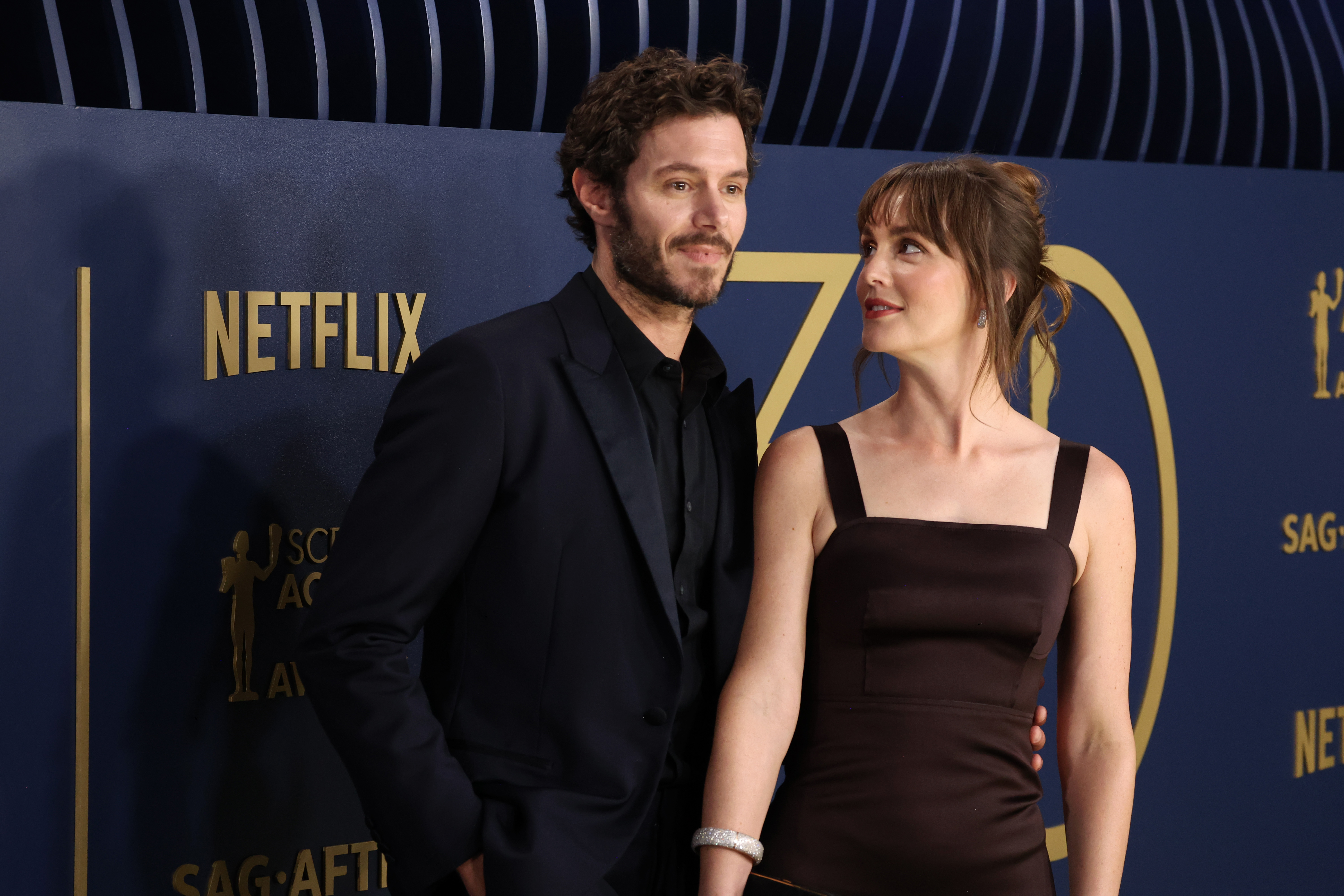 Adam Brody and Leighton Meester attend the 30th Annual Screen Actors Guild Awards at Shrine Auditorium and Expo Hall on February 24, 2024 in Los Angeles, California. | Source: Getty Images