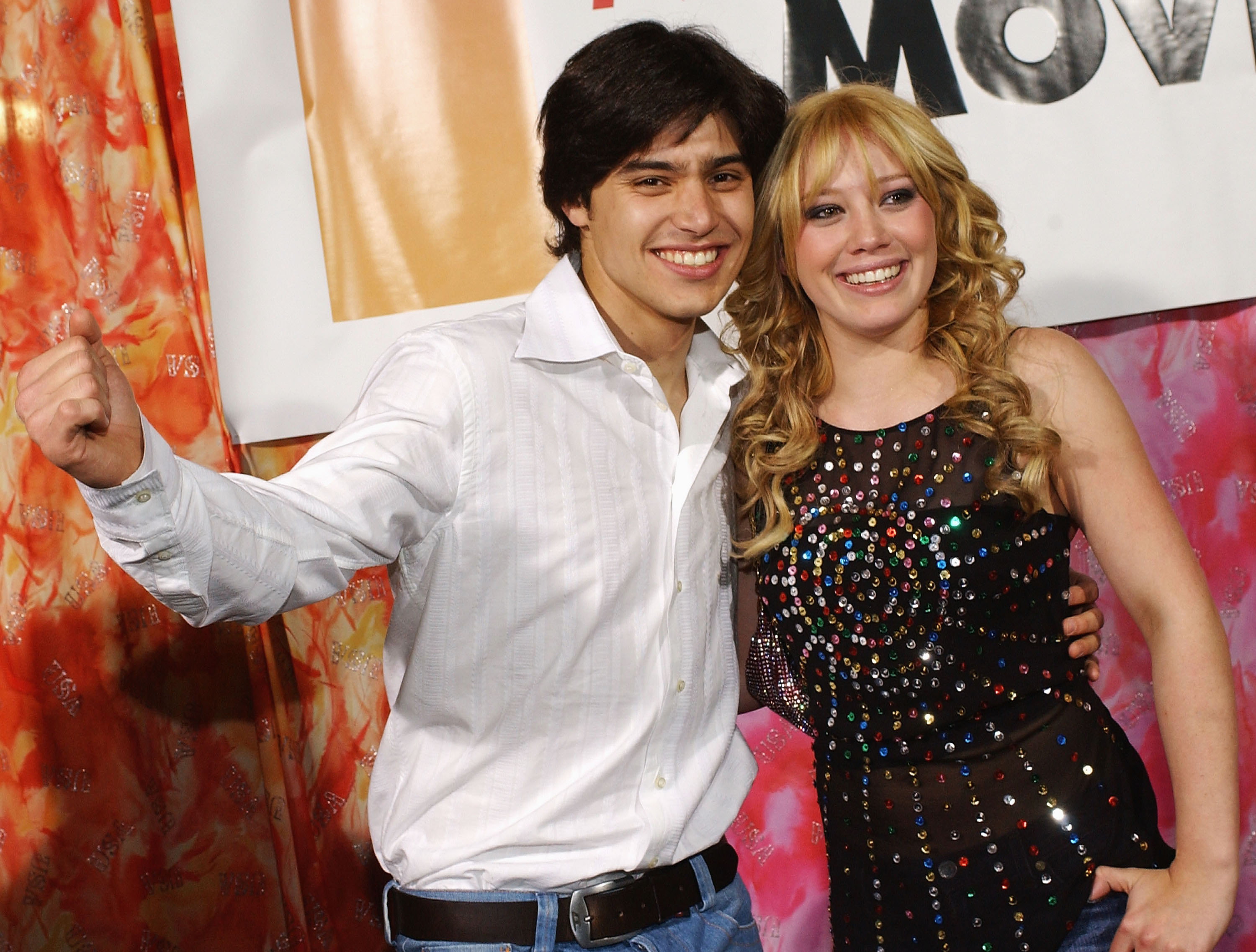 Hilary Duff and Yani Gellman at the premiere of “The Lizzie McGuire Movie” on April 26, 2003 in Hollywood, California. | Source: Getty Images