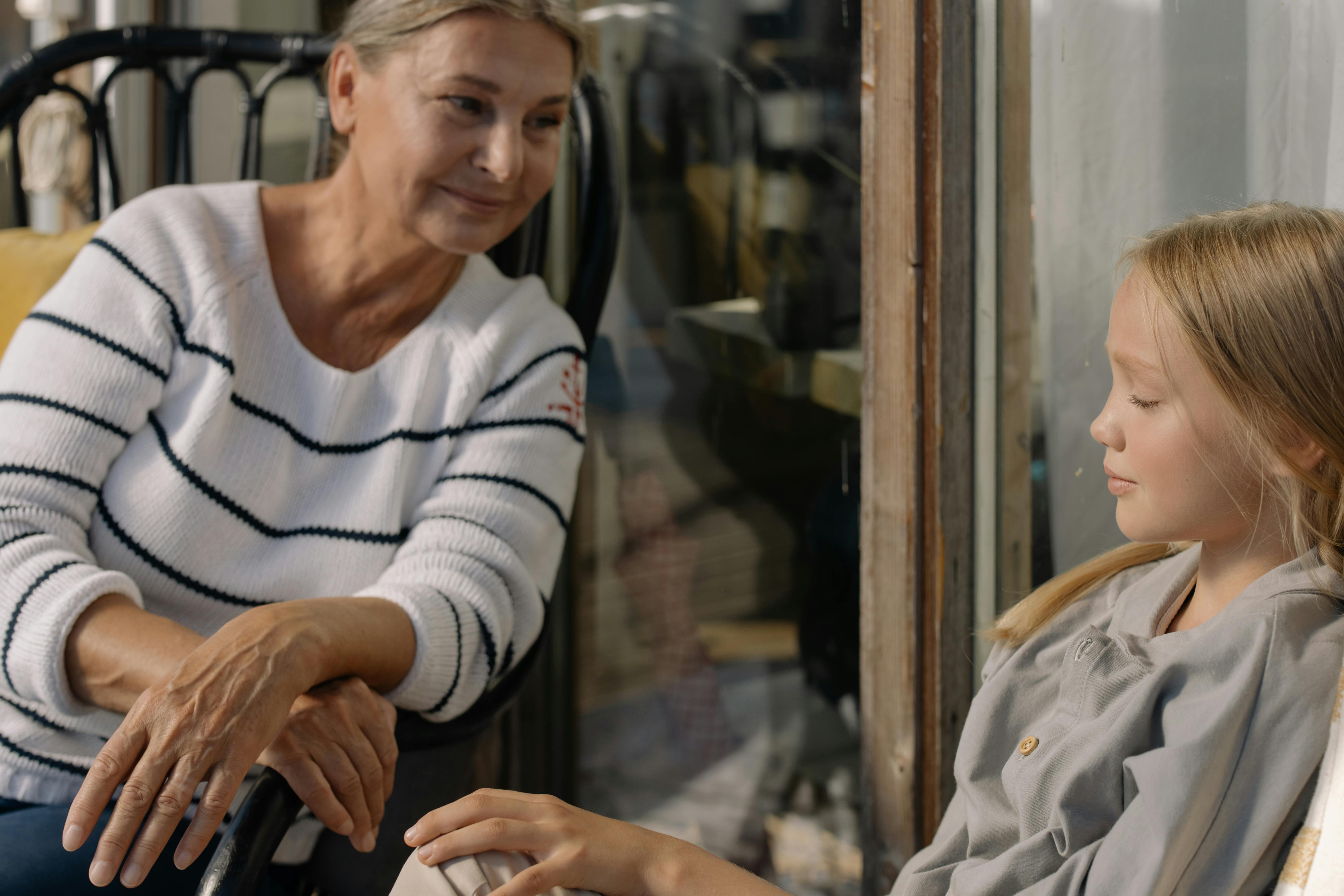 A grandmother and her granddaughter bonding together | Source: Pexels