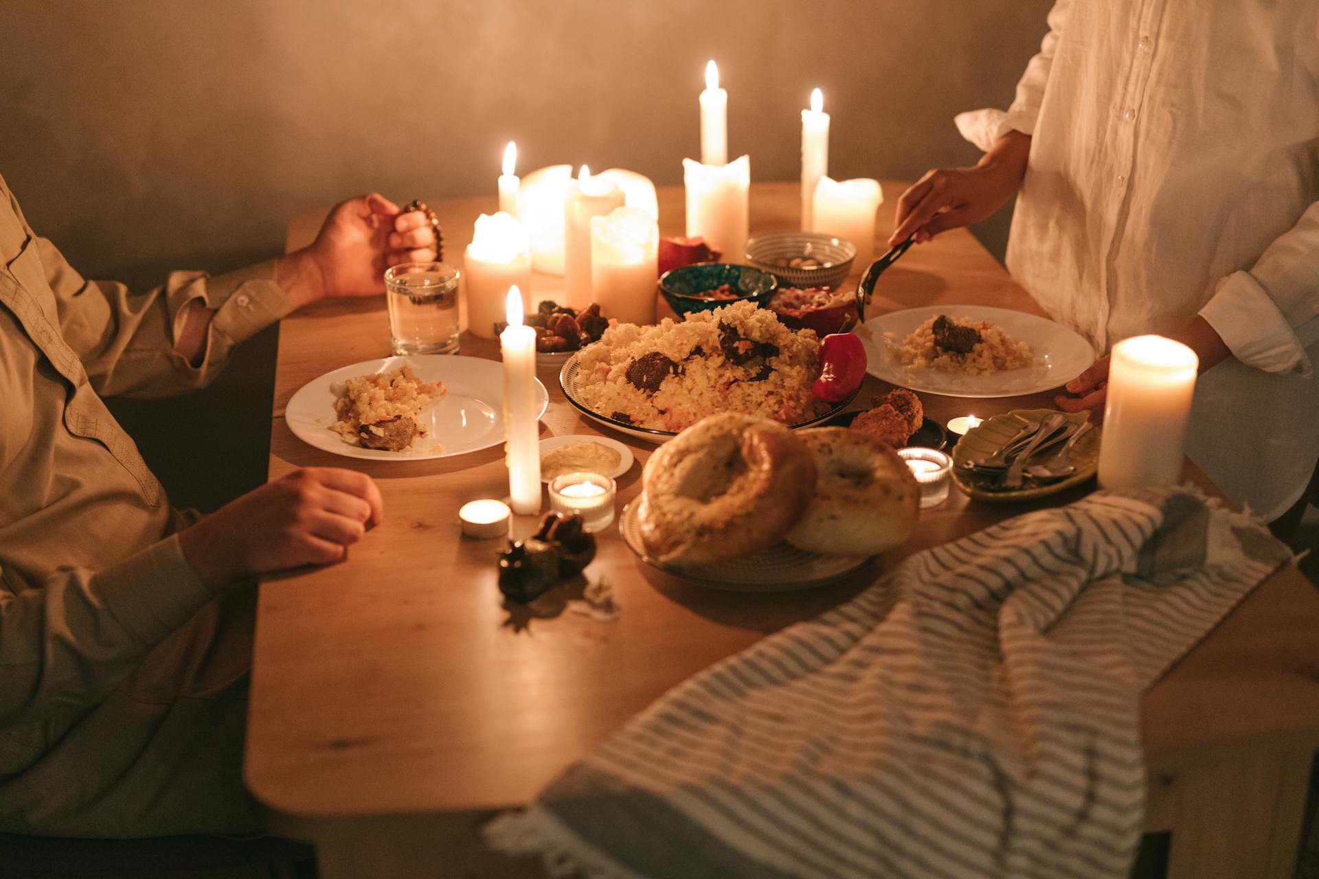A couple having dinner | Source: Pexels