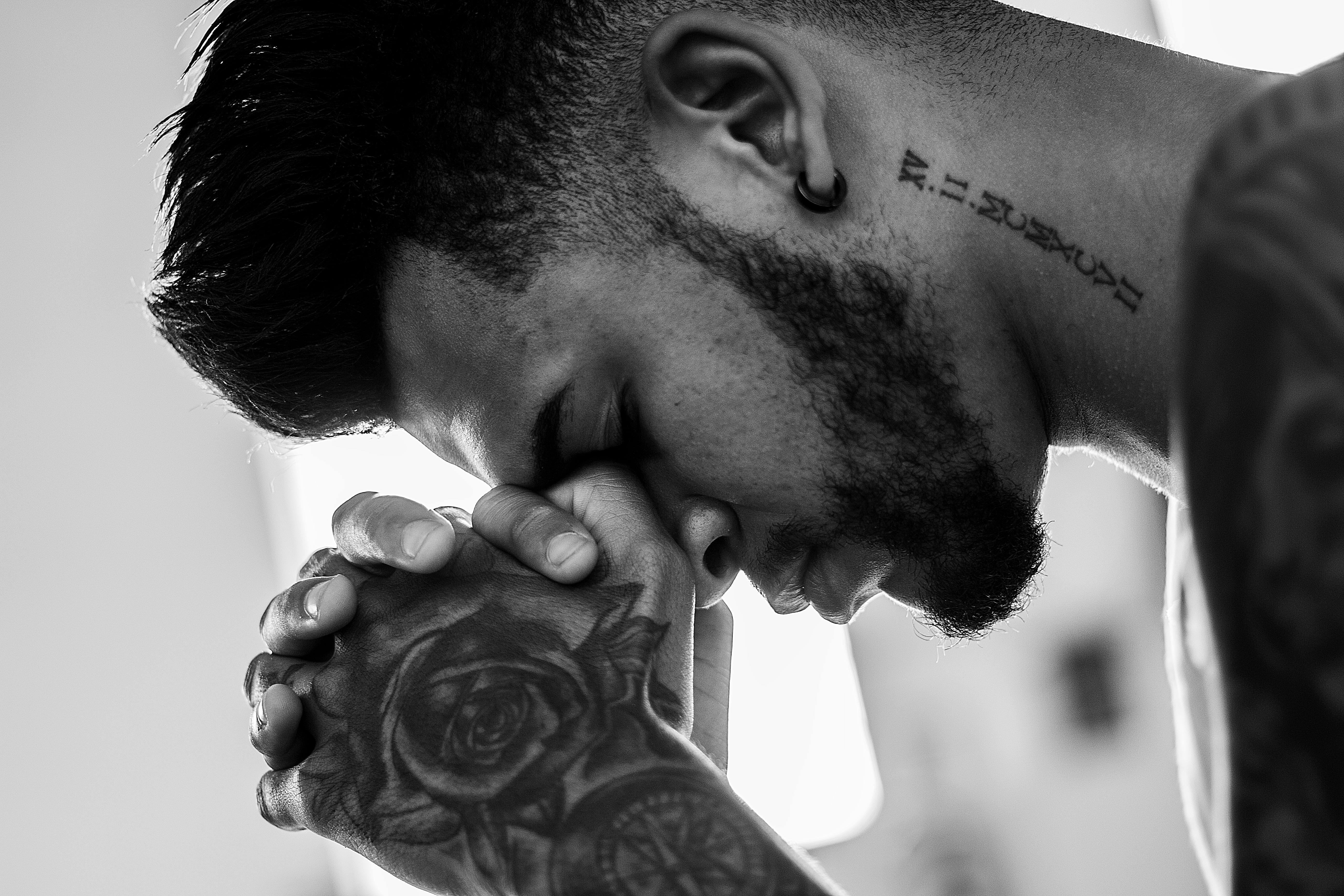 A distressed man | Source: Pexels