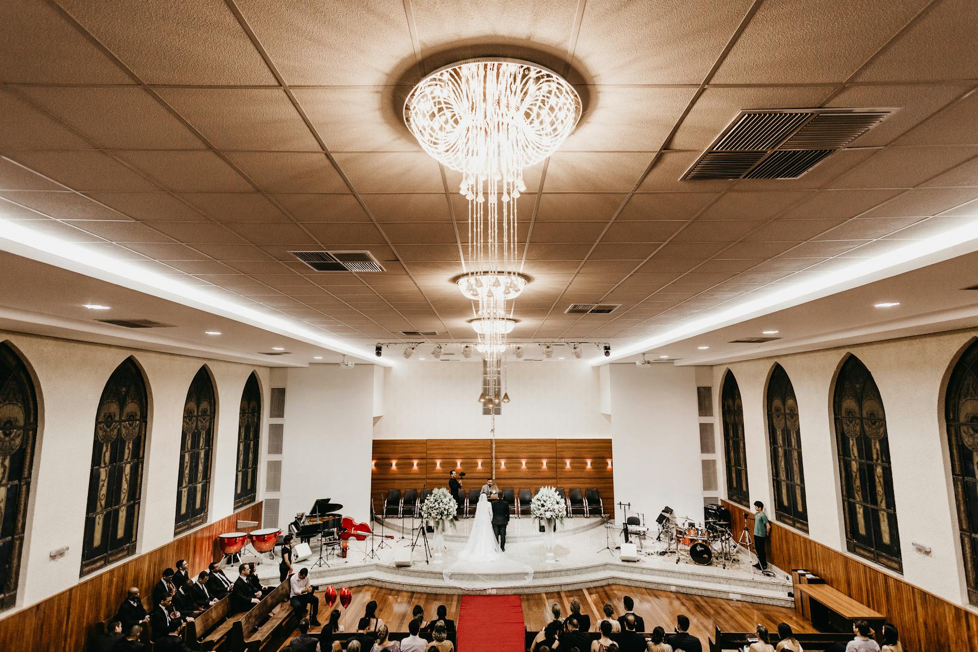 A church filled with guests during a wedding | Source: Pexels