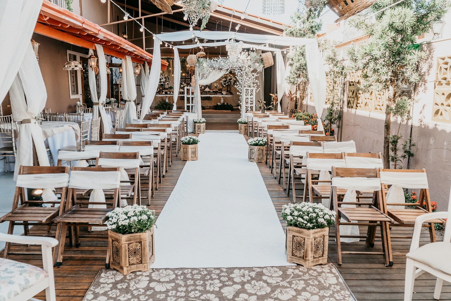 Preparativos de boda en pleno apogeo | Fuente: Unsplash