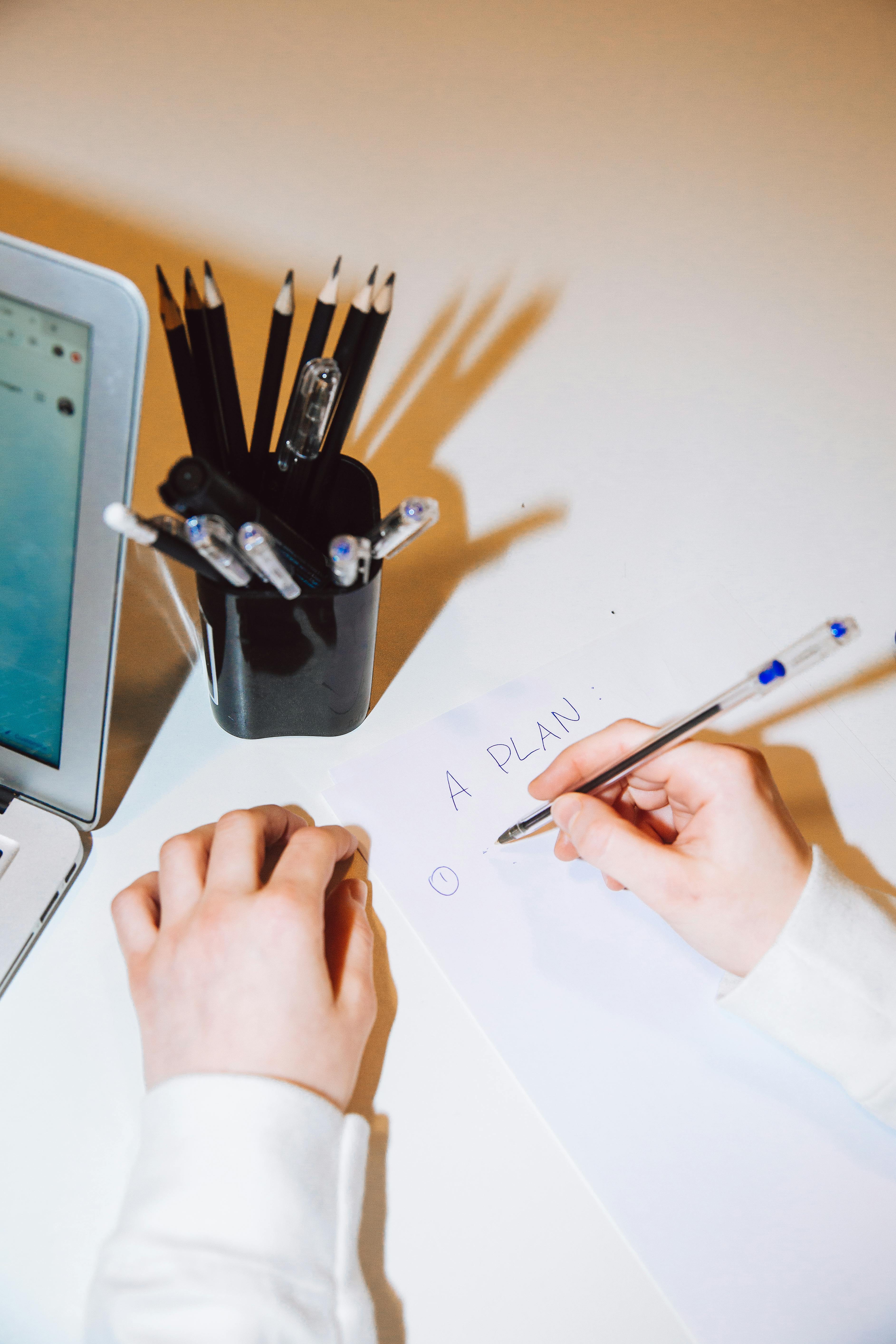 A child writing a letter | Source: Pexels