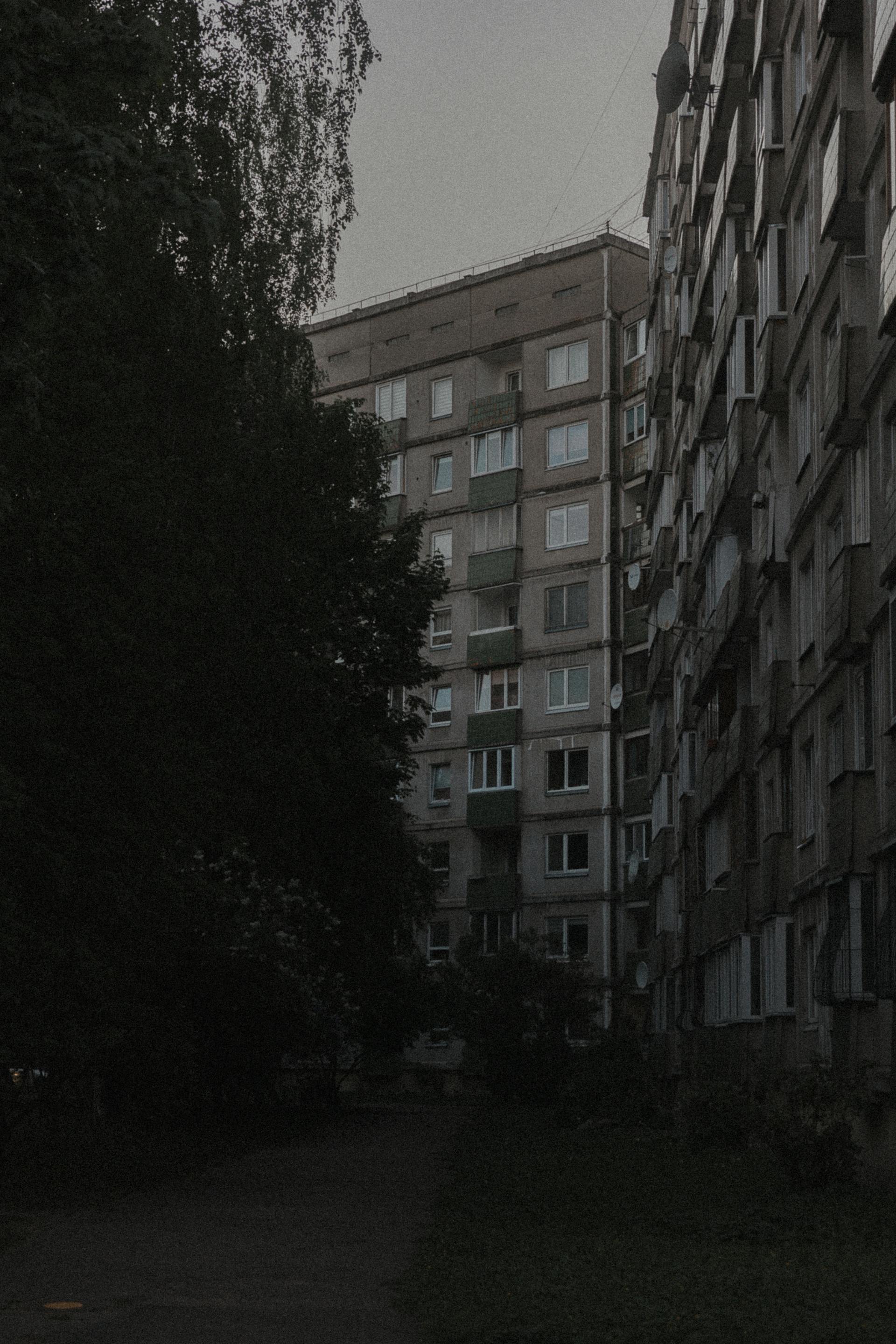 An apartment building | Source: Pexels