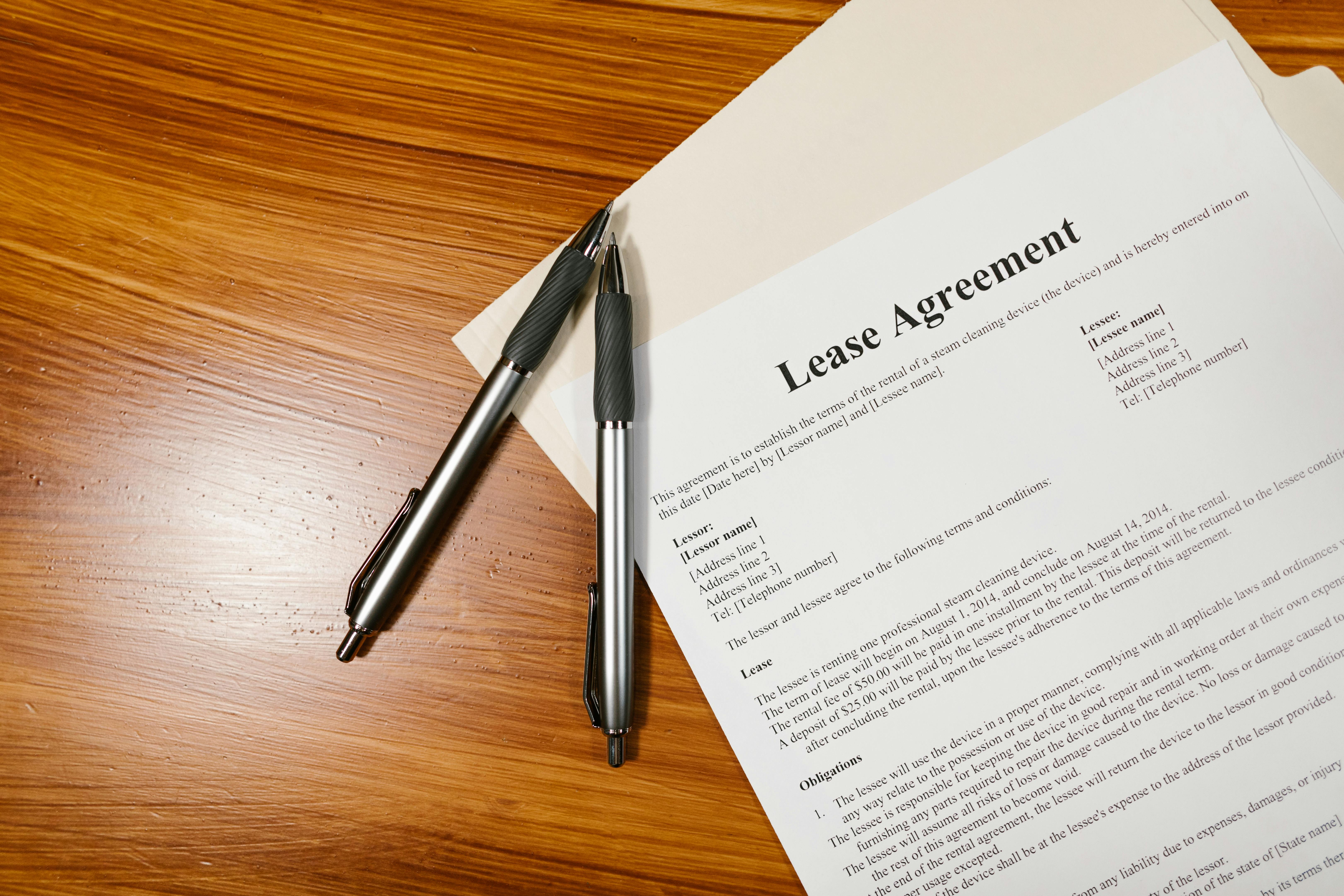 A lease agreement | Source: Pexels