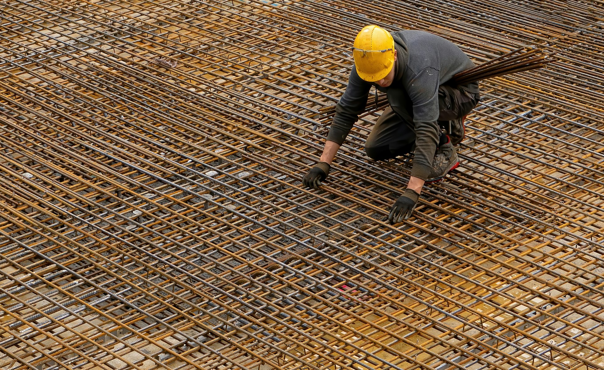A construction worker at work | Source: Unsplash