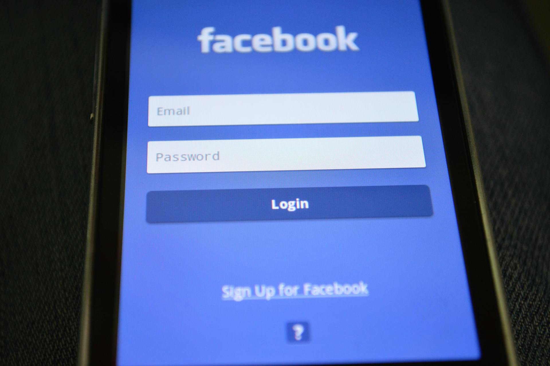 Someone one logging into Facebook | Source: Pexels