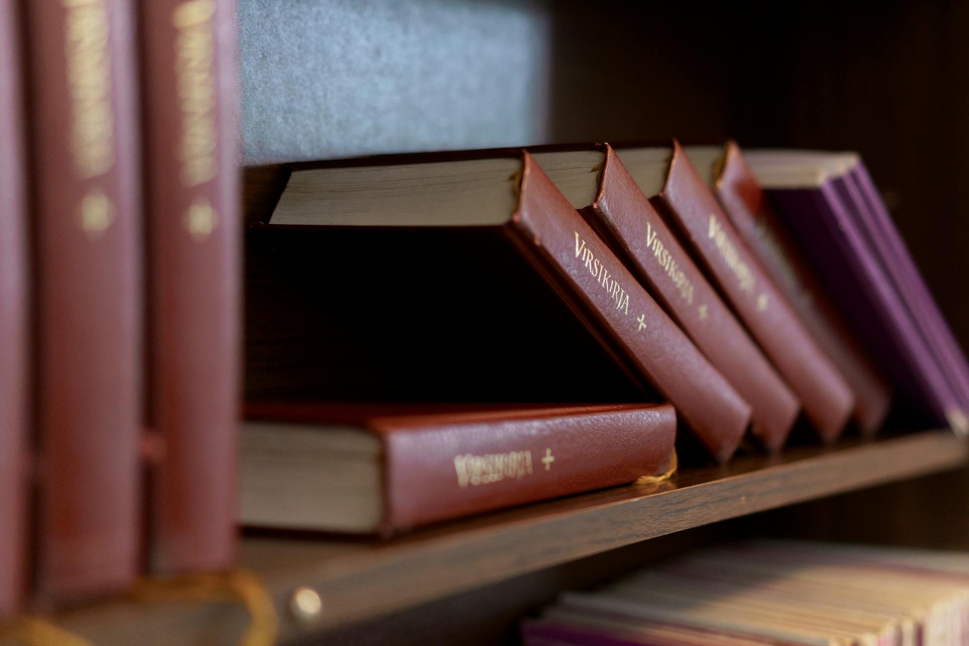 A collection of books on a shelf | Source: Pexels