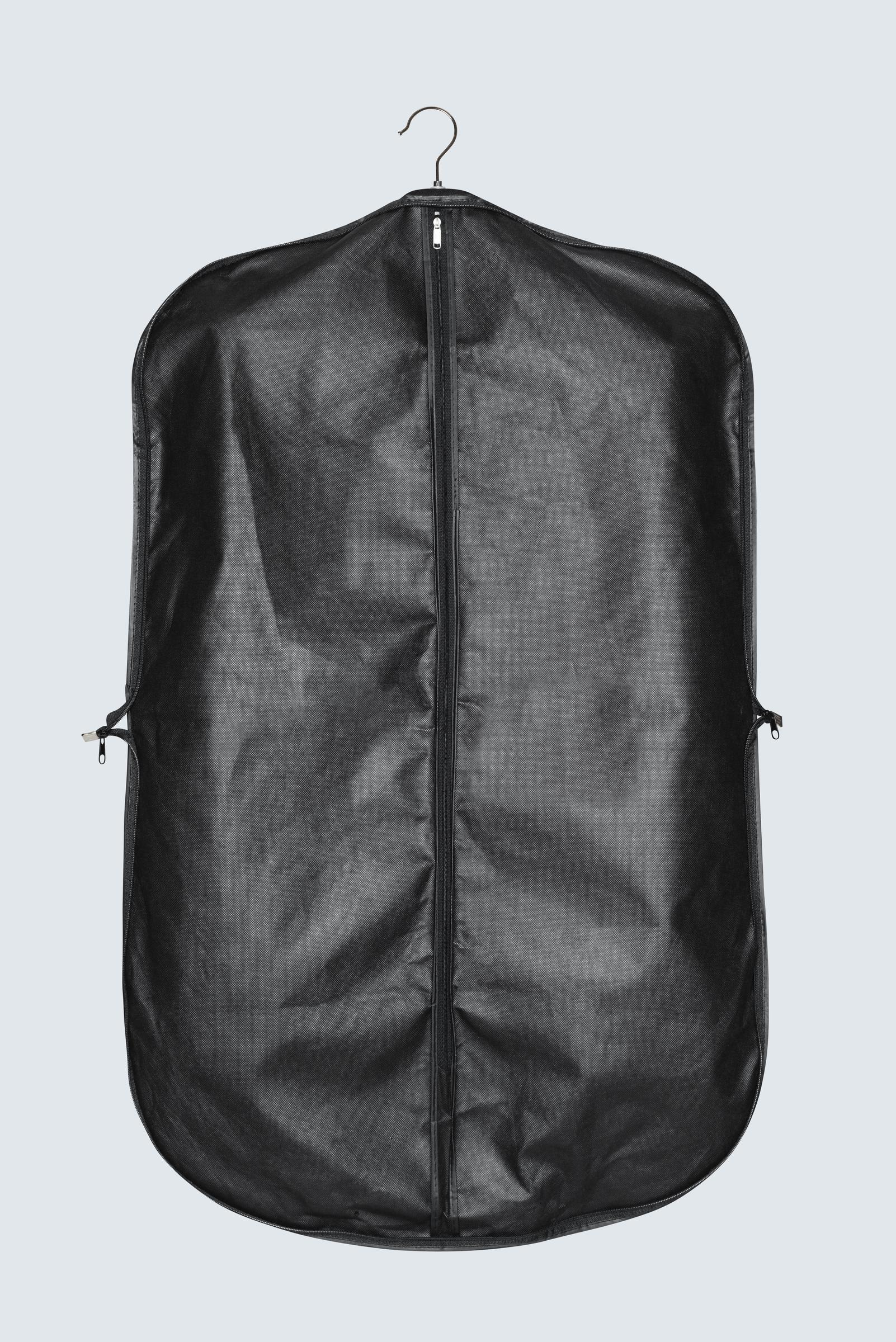 A garment bag | Source: Freepik