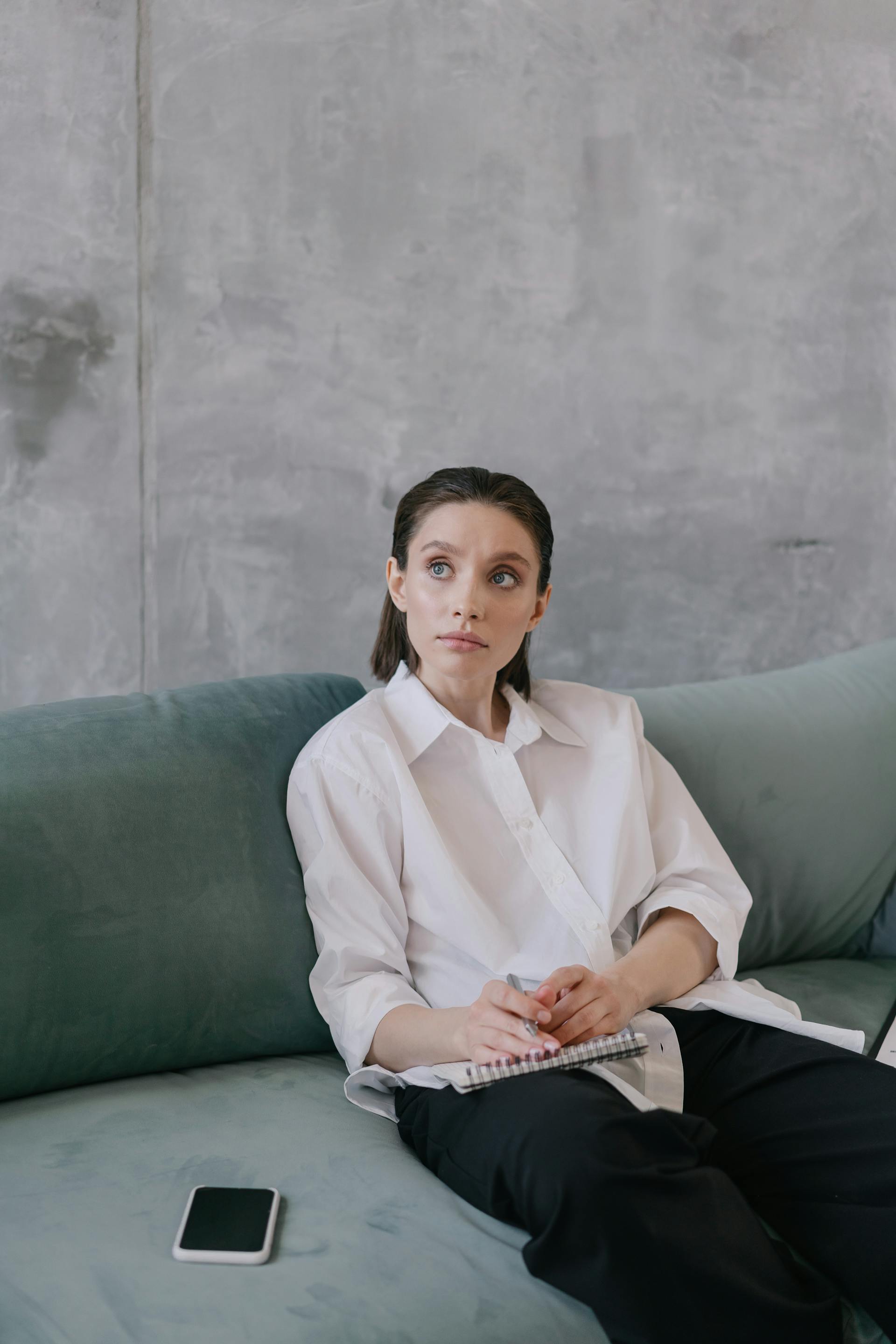 A thoughtful woman staring at something | Source: Pexels