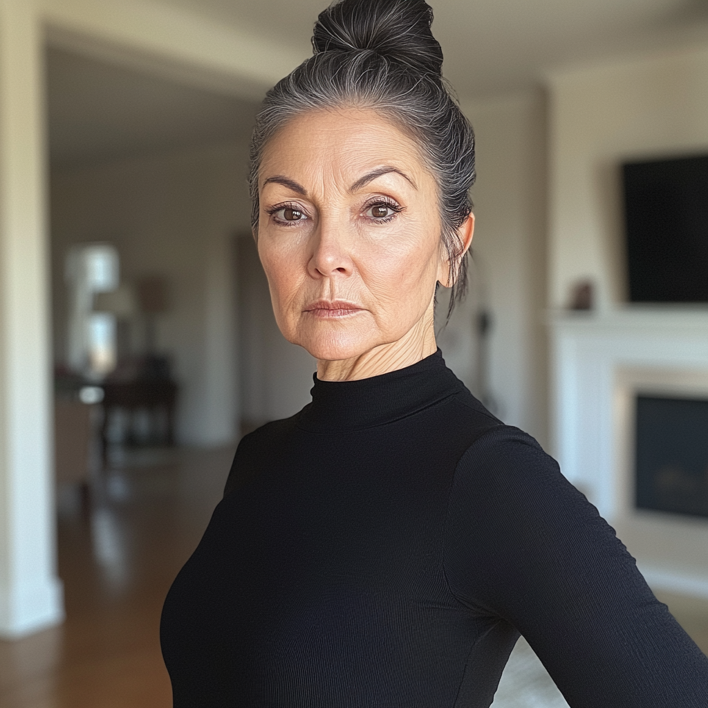 Une femme âgée debout dans un salon | Source : Midjourney