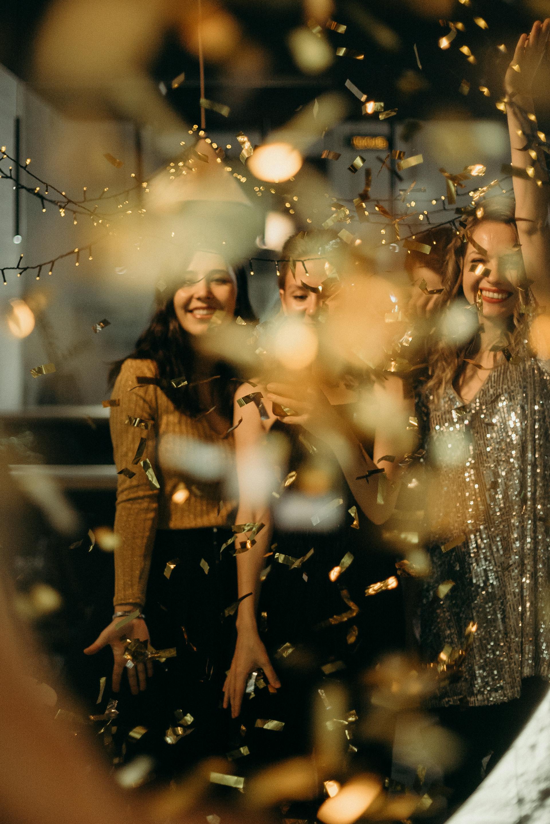 People celebrating together | Source: Pexels