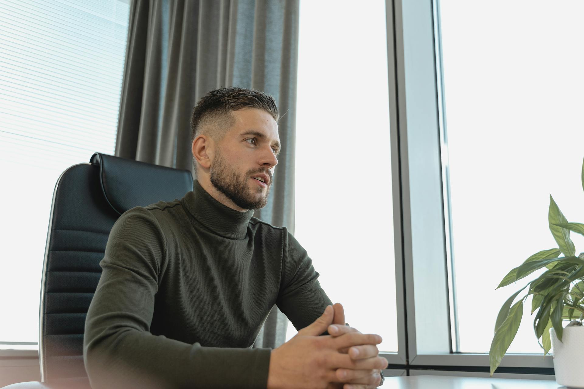 A man in his office | Source: Pexels