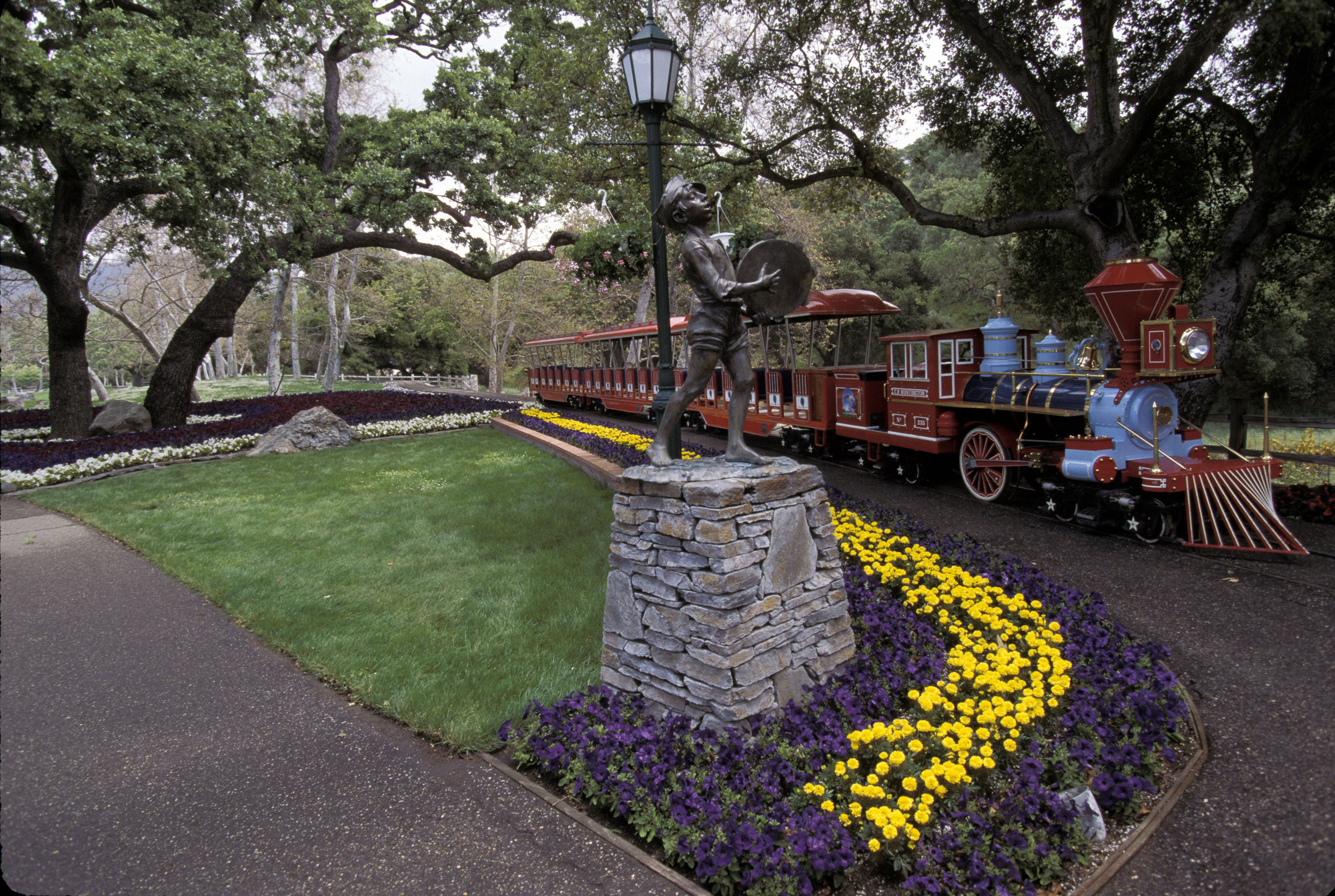 Exterior views of the entrance, house, statues and gardens at Michael Jackson's Neverland Ranch located near Los Olivos, California circa 1995. | Source: Getty Images