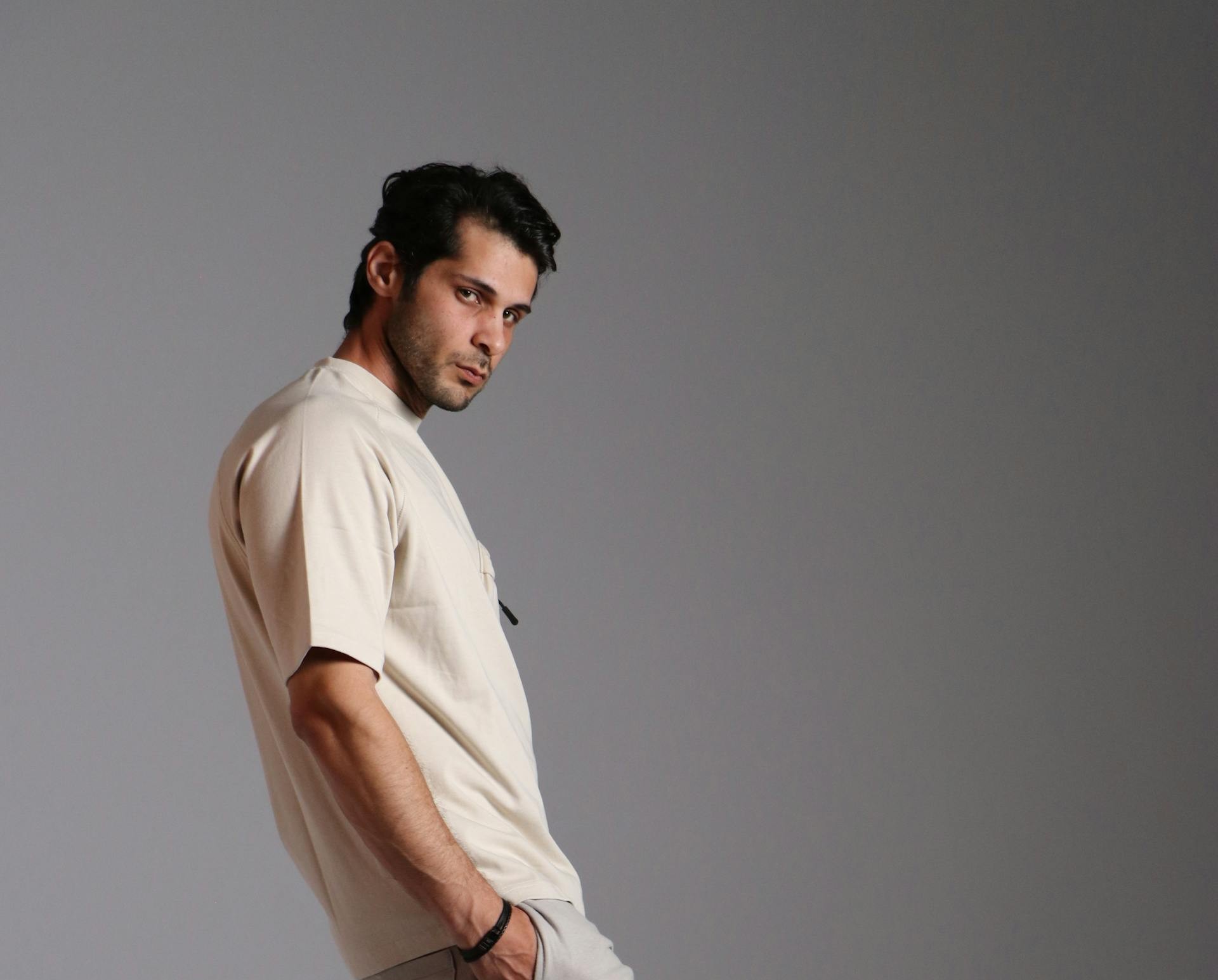 A man glaring at someone | Source: Pexels