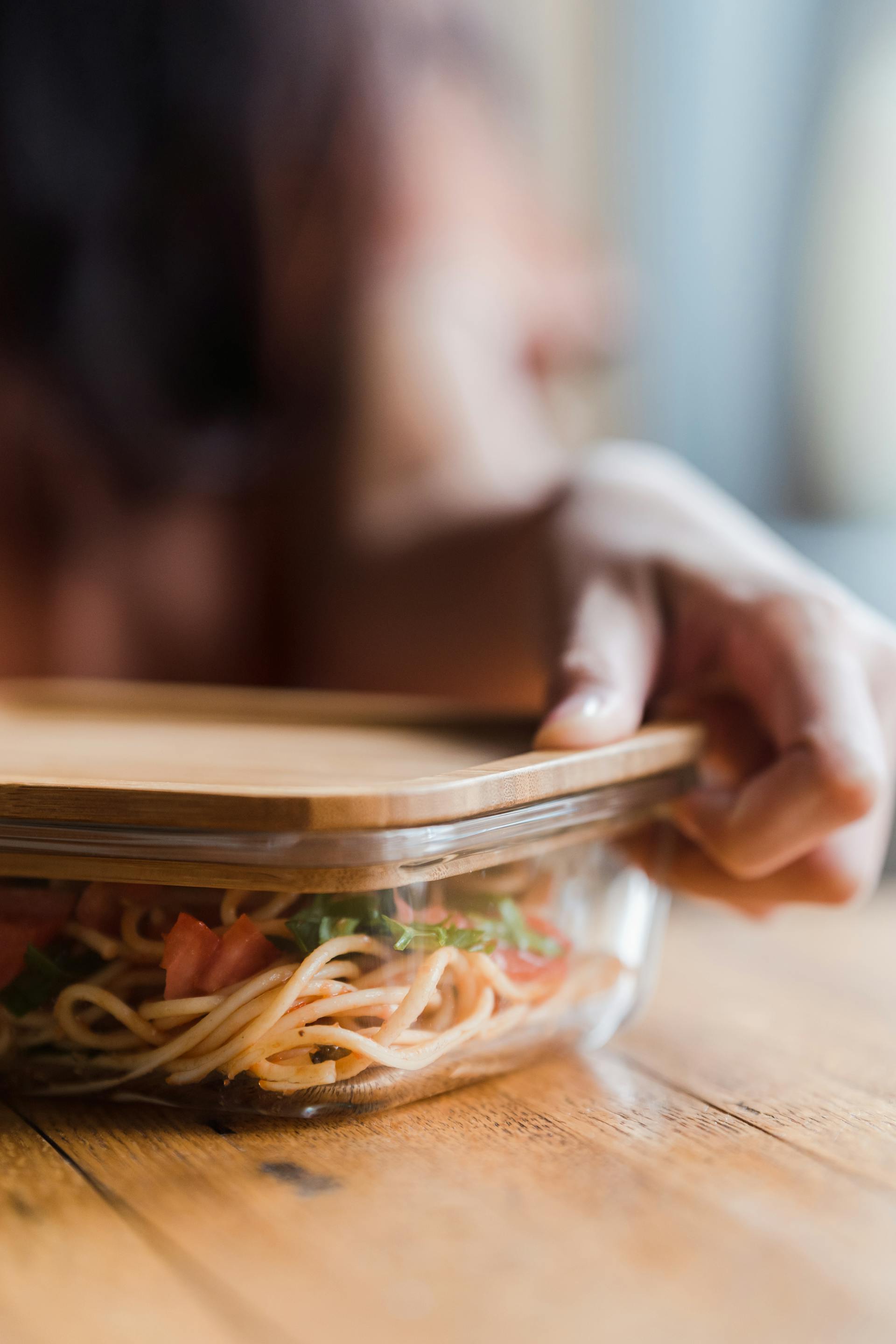 A container of leftover food | Source: Pexels