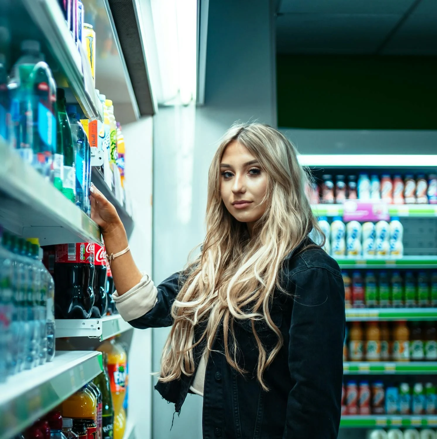 A woman in a grocery store | Source: Pexels