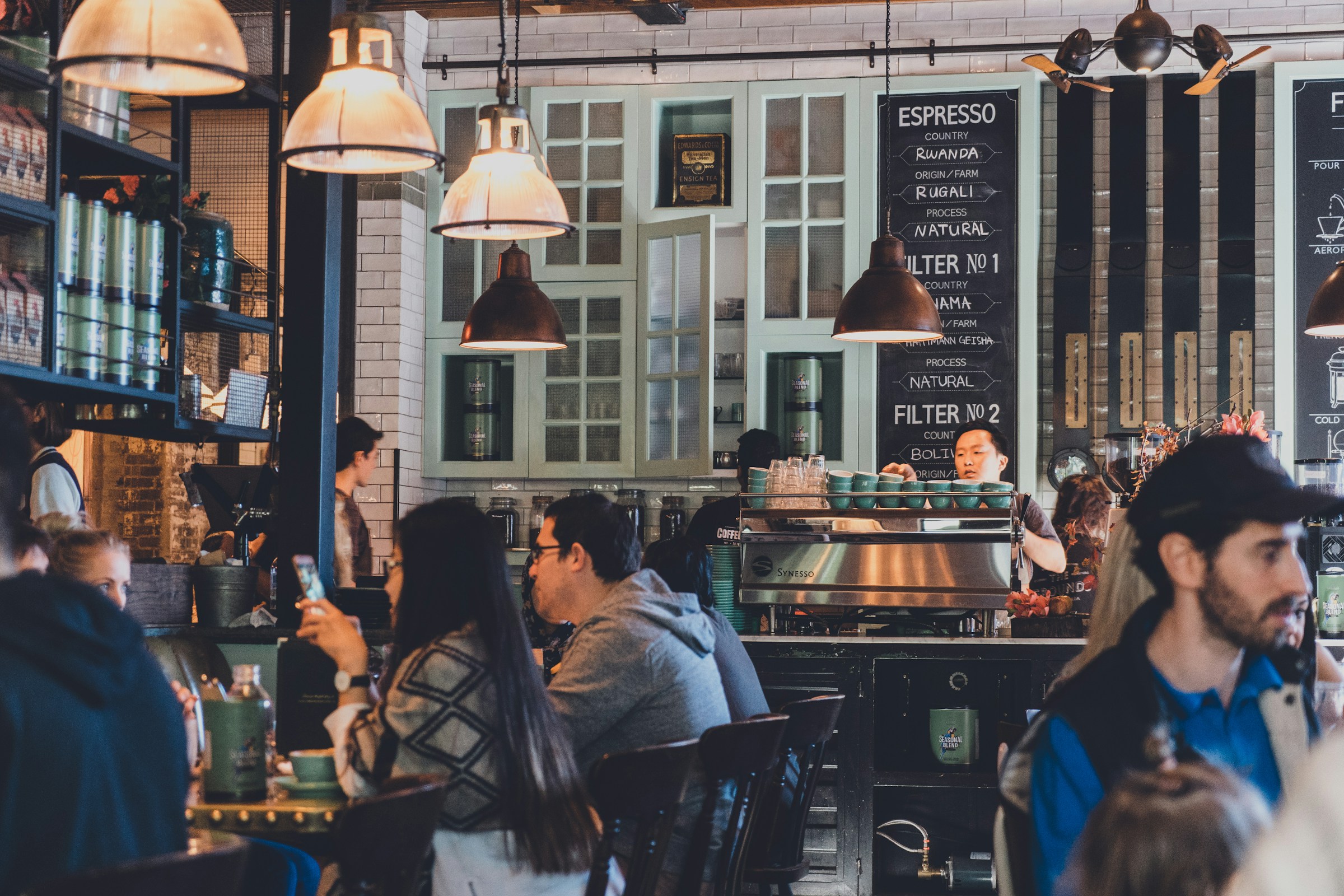 People in a cafe | Source: Unsplash