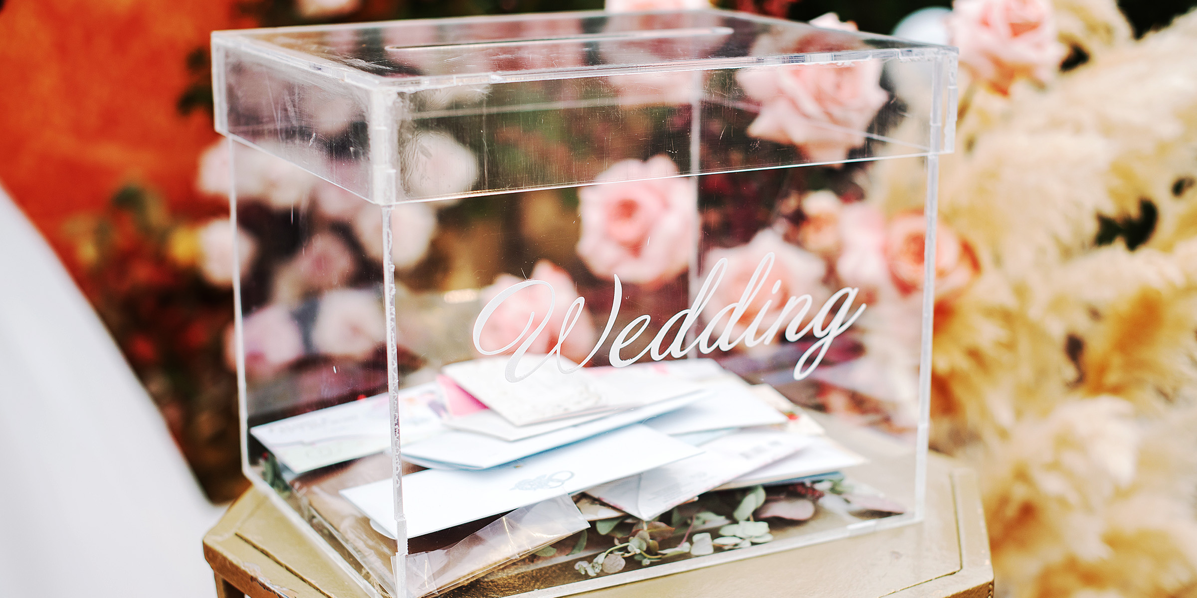 A glass box for wedding gifts | Source: Shutterstock