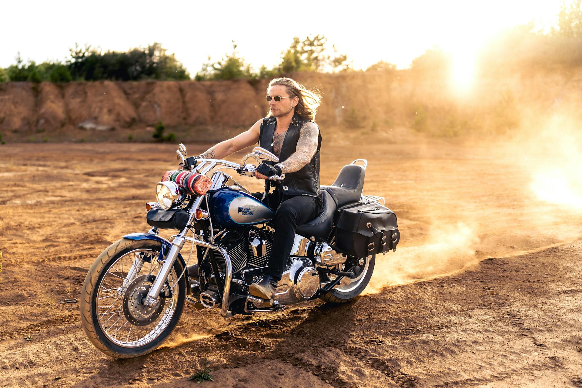 A man riding a motorcycle | Source: Pexels