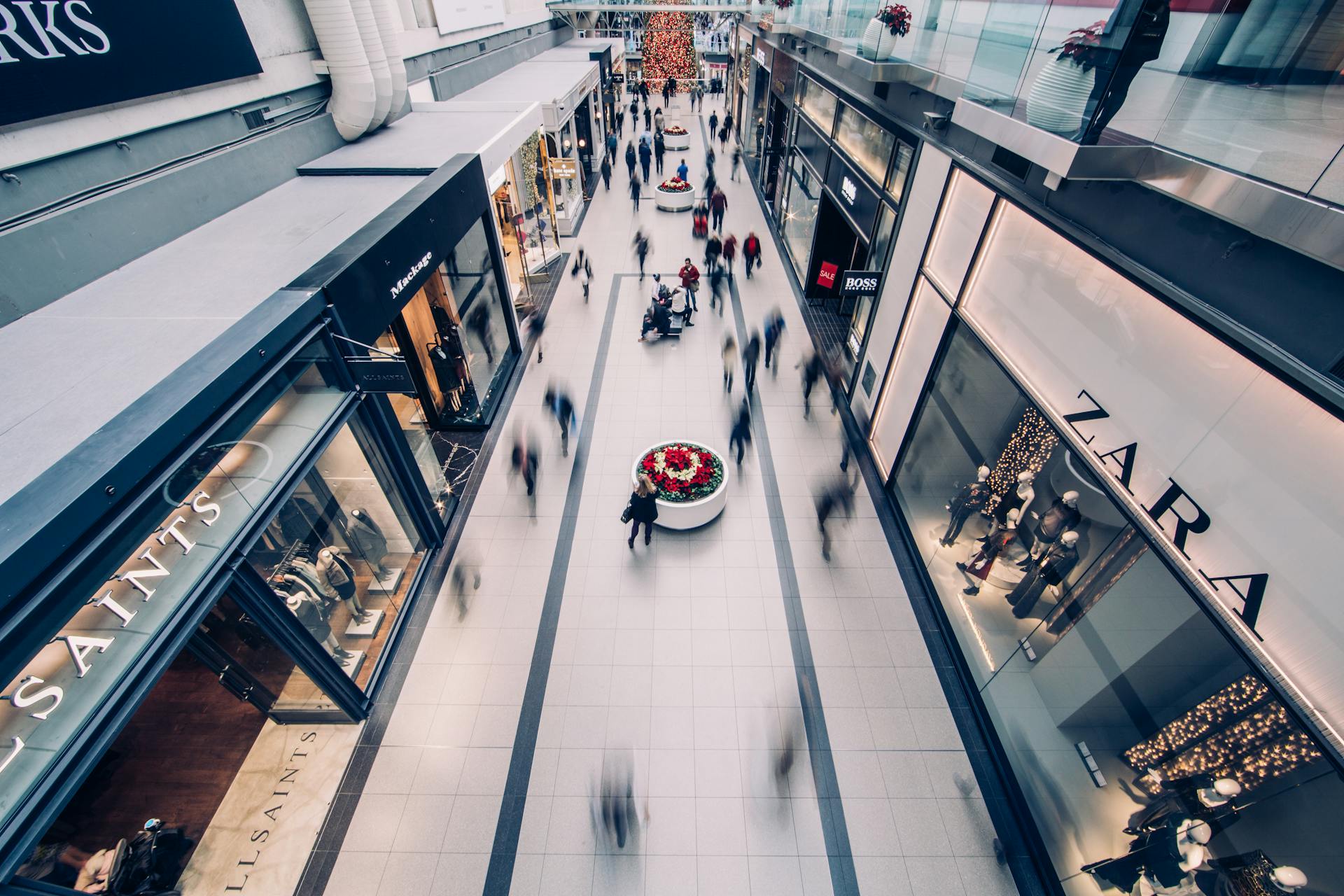 The interior of a mall | Source: Pexels