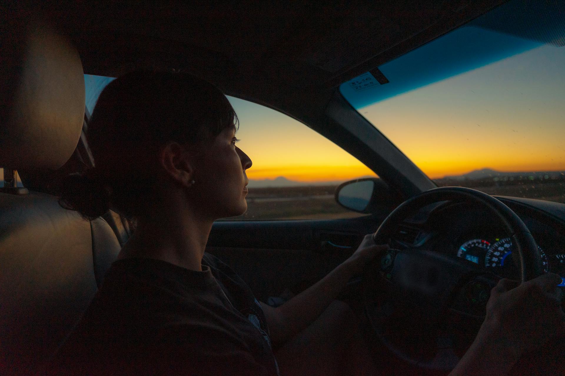 A woman driving | Source: Pexels
