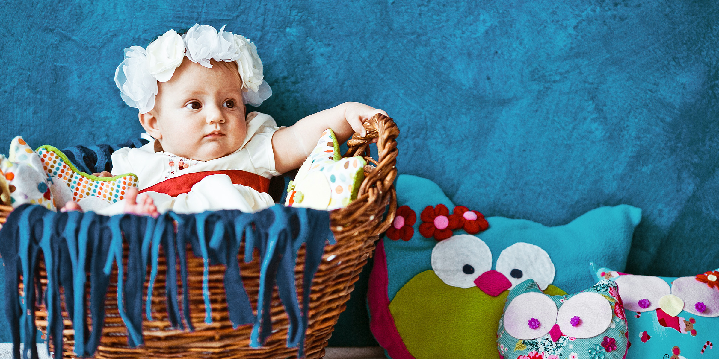 A baby in a basket | Source: Freepik