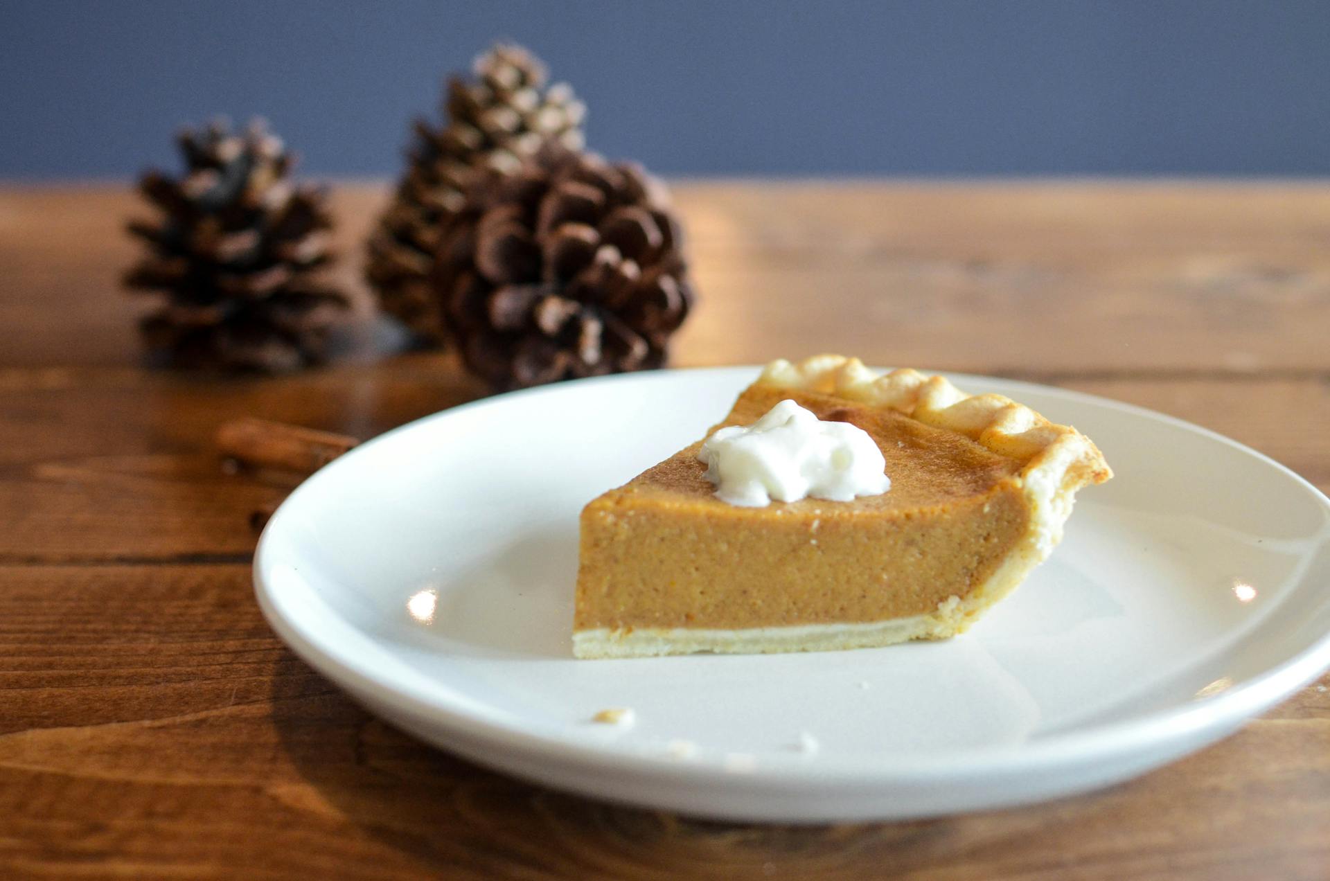 A sliced pumpkin pie | Source: Pexels