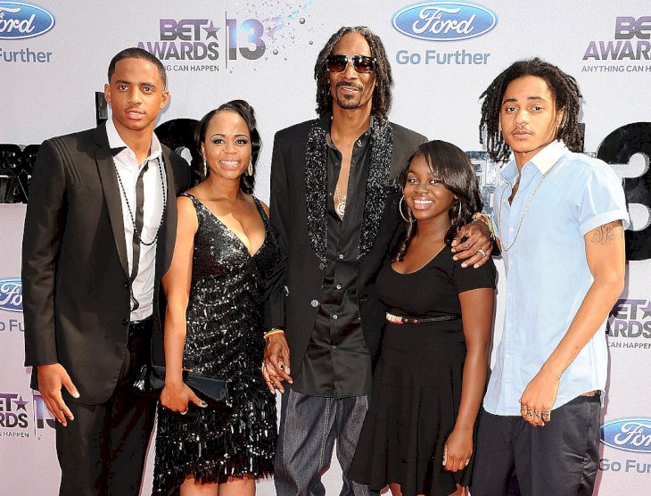 Snoop Dogg aka Snoop Lion, wife Shante Taylor, and children Corde Broadus, Cordell Broadus, and Cori Broadus attend the 2013 BET Awards at Nokia Theatre L.A. Live on June 30, 2013 in Los Angeles, California. | Photo by Jason LaVeris/FilmMagic