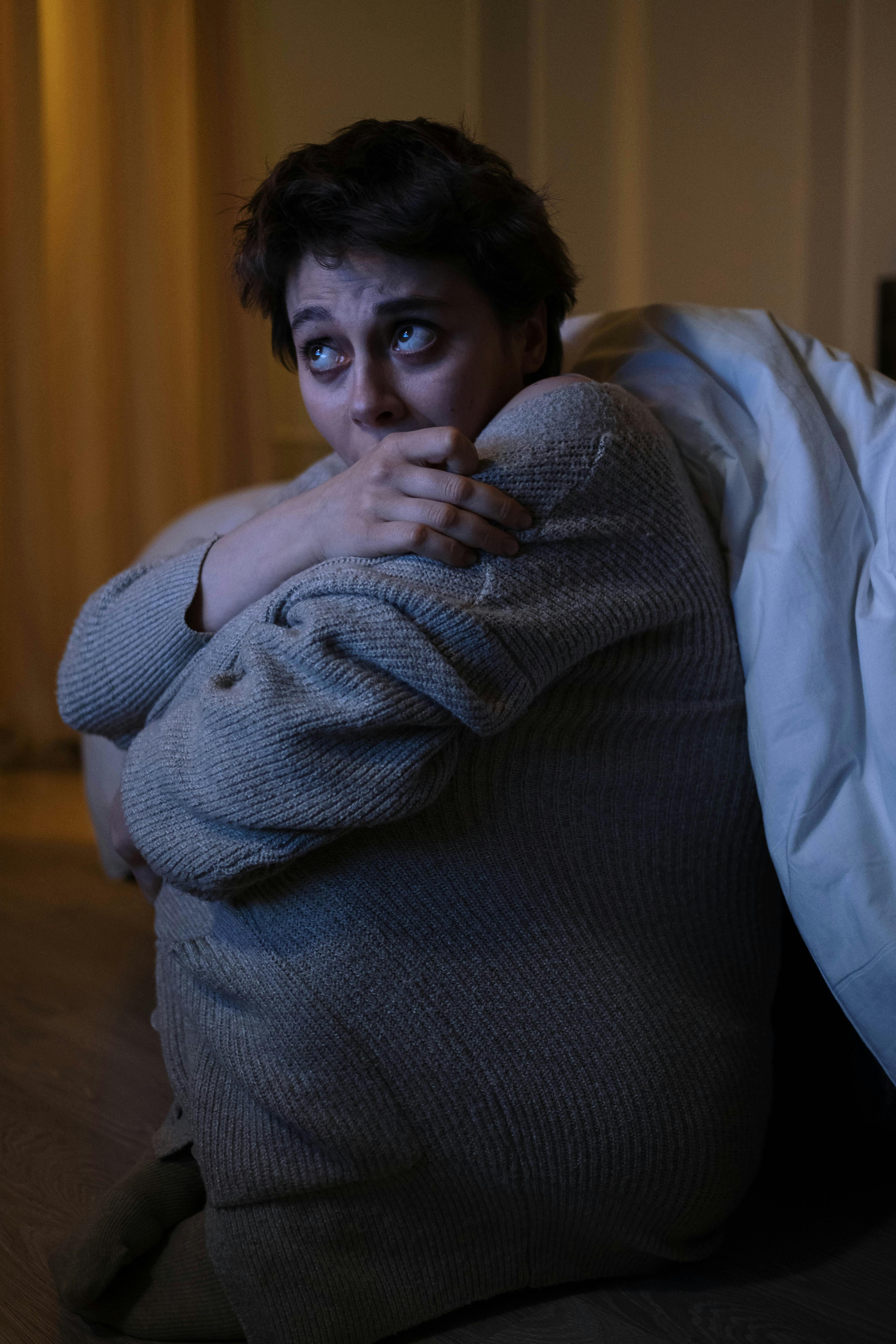 A fearful woman | Source: Pexels