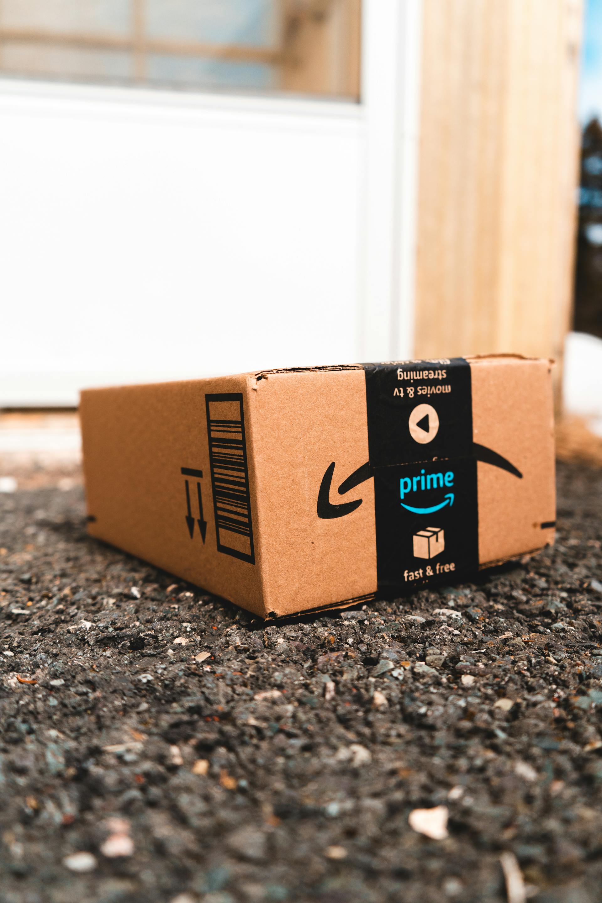 A delivery box | Source: Pexels