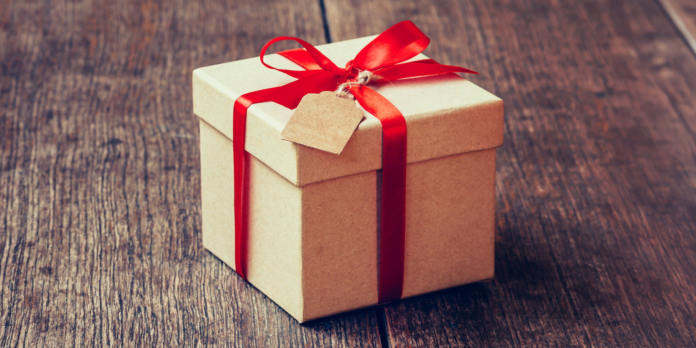 A wrapped gift | Source: Shutterstock