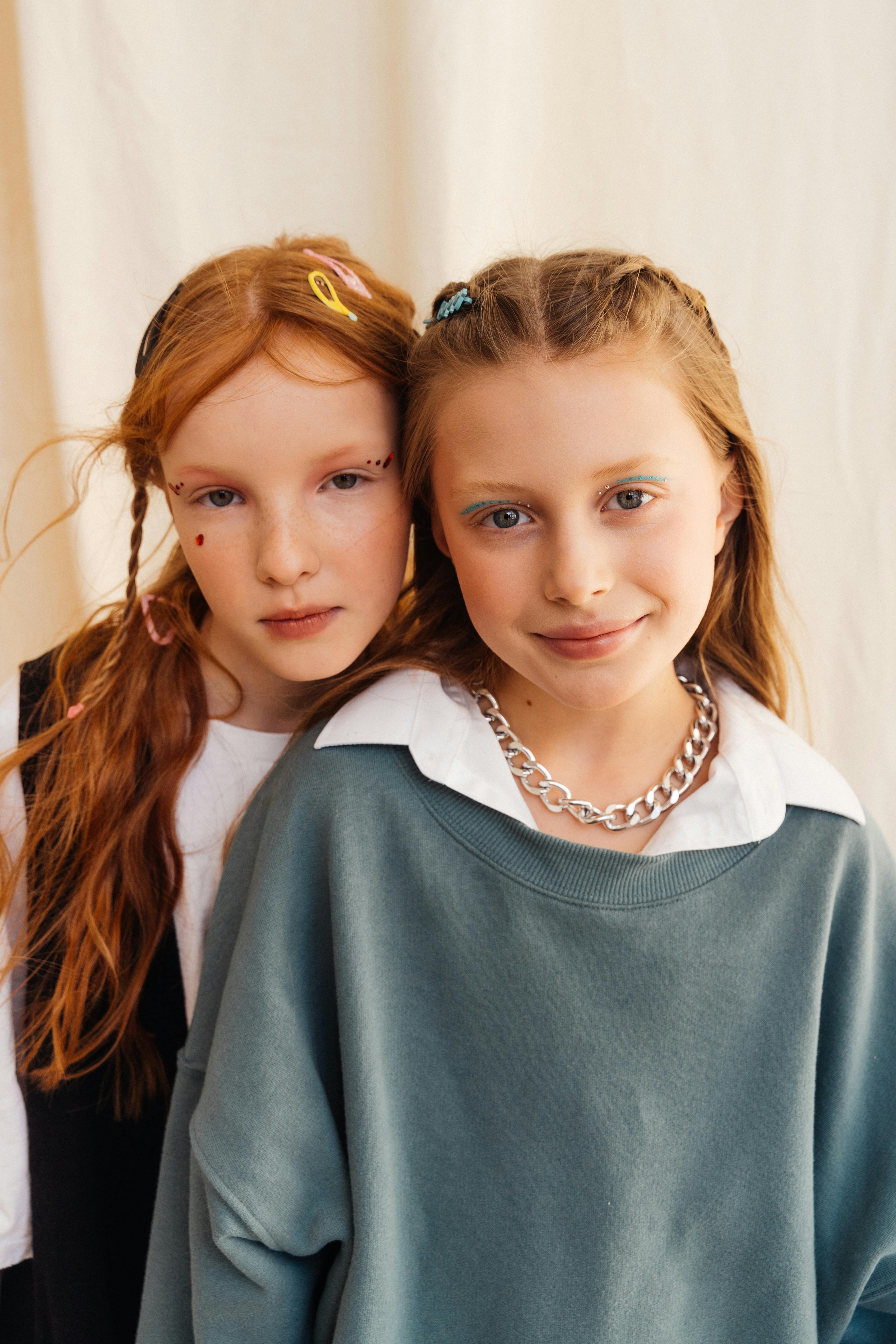 Two little girls | Source: Pexels