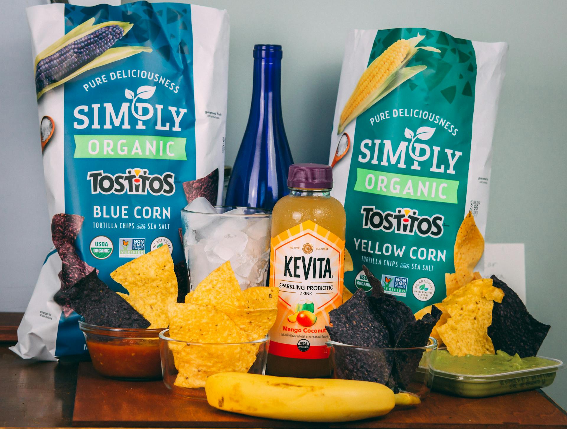Snacks on a table | Source: Pexels