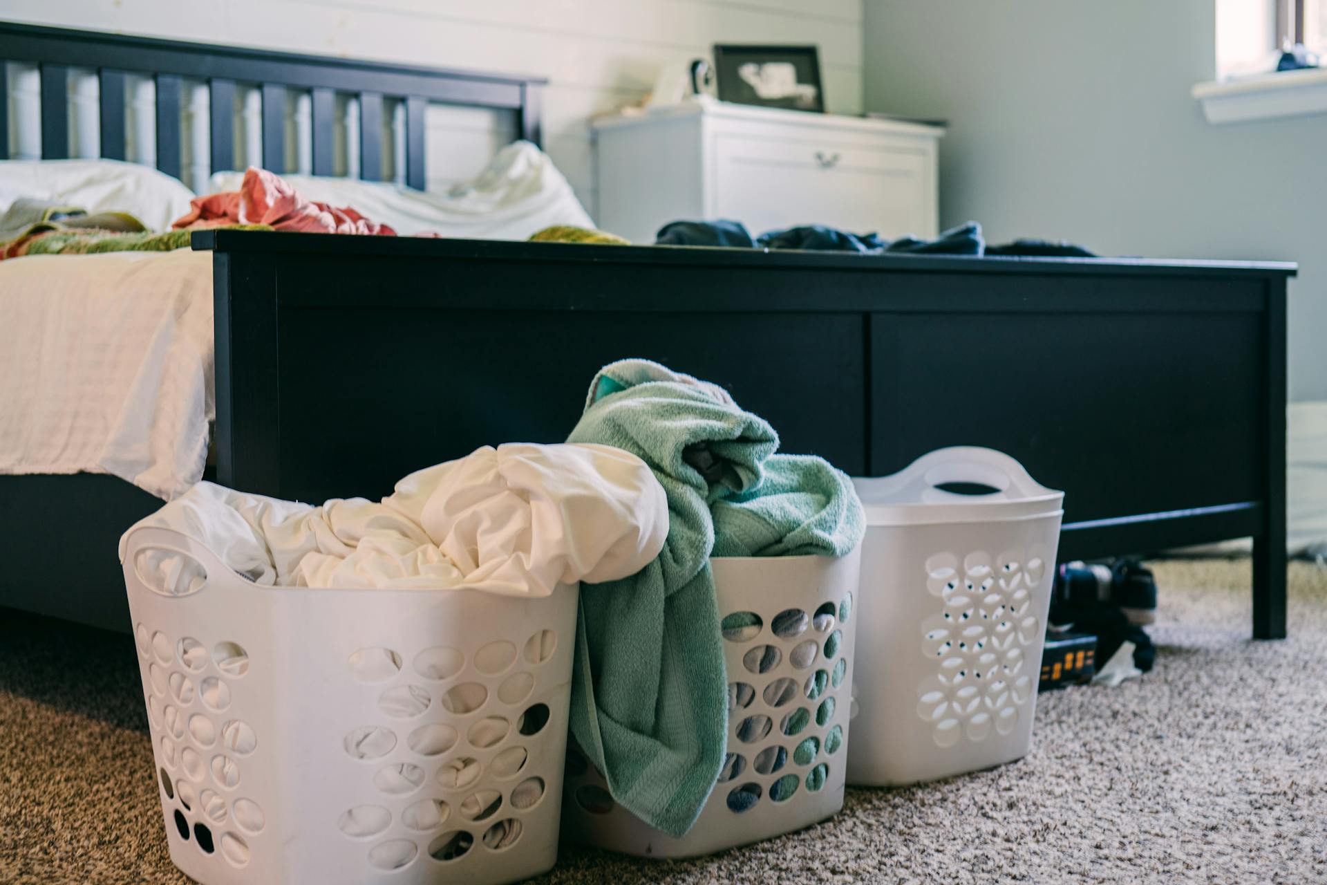 Baskets with clothes | Source: Pexels