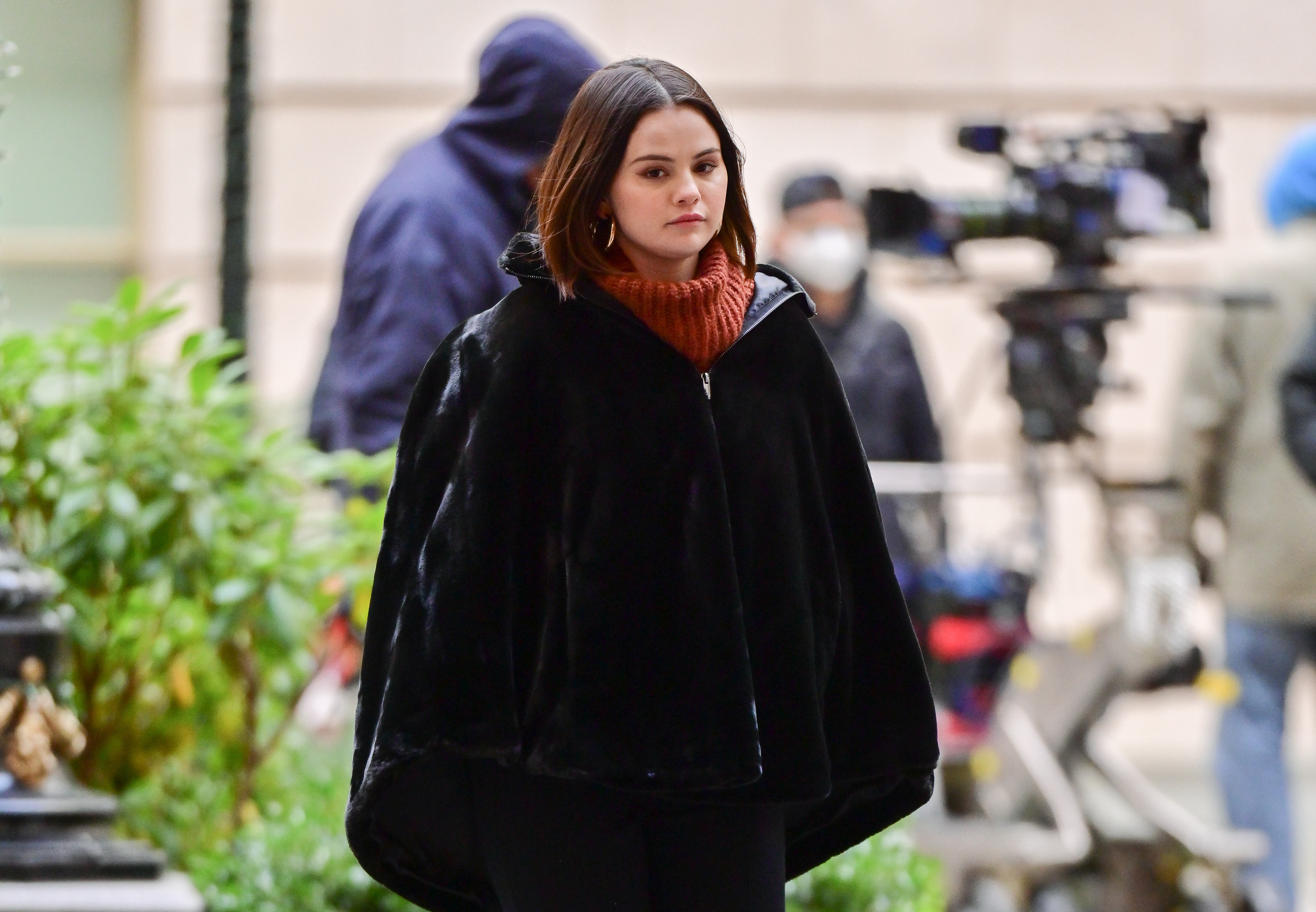 Selena Gomez is seen on the set of "Only Murders in the Building" on the Upper West Side on December 07, 2021 in New York City. | Source: Getty Images