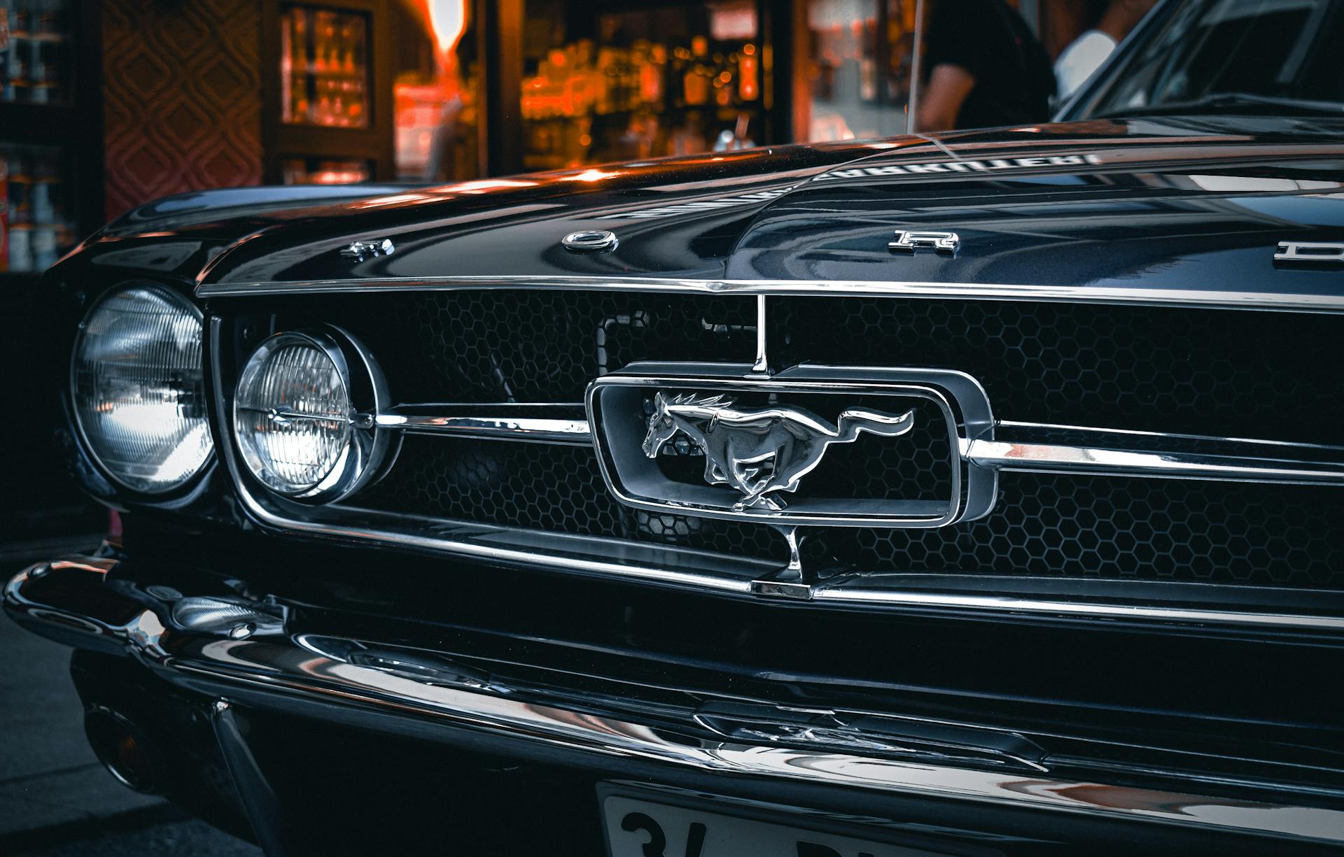 A close-up shot of a car | Source: Pexels