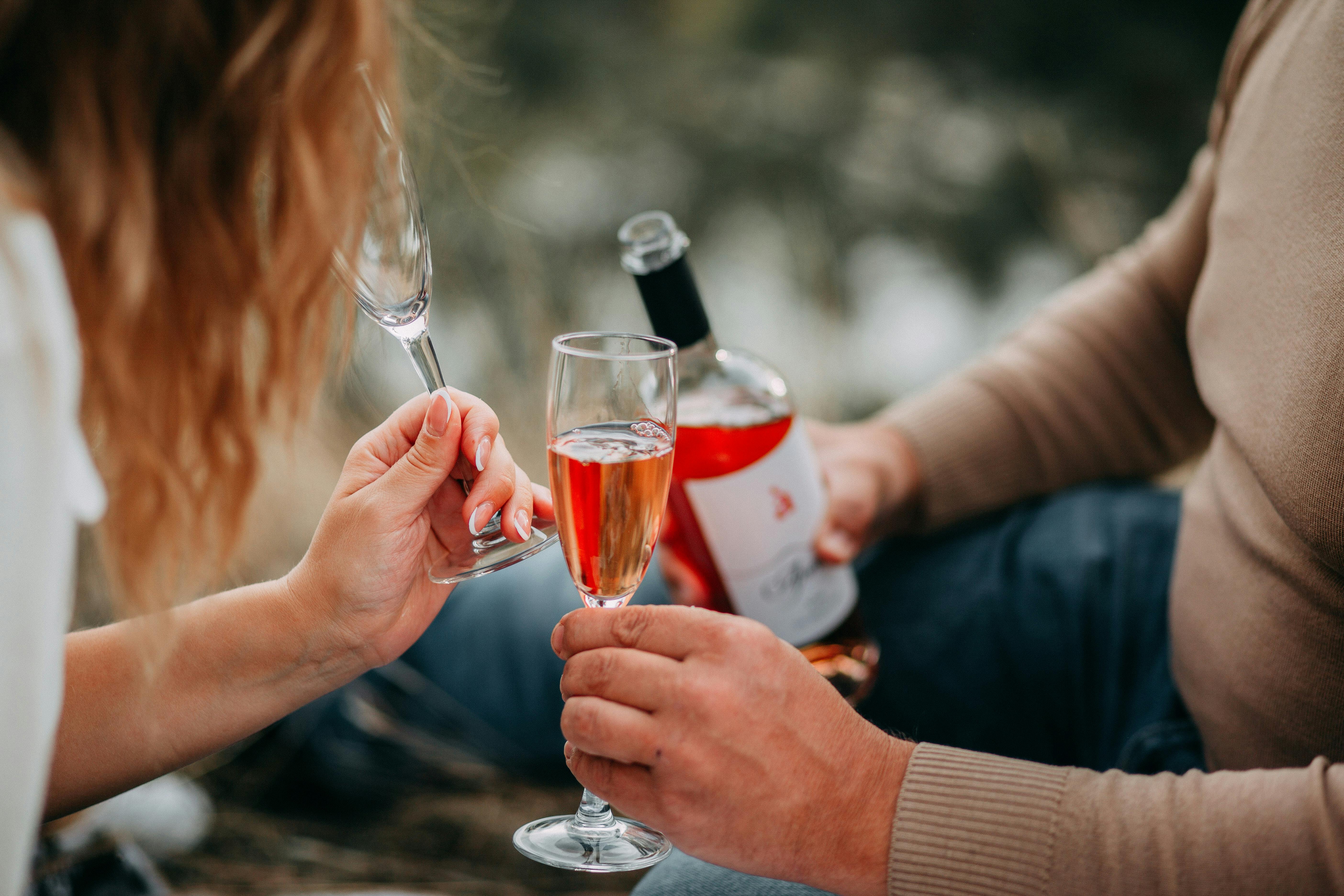 A couple enjoying drinks | Source: Pexels