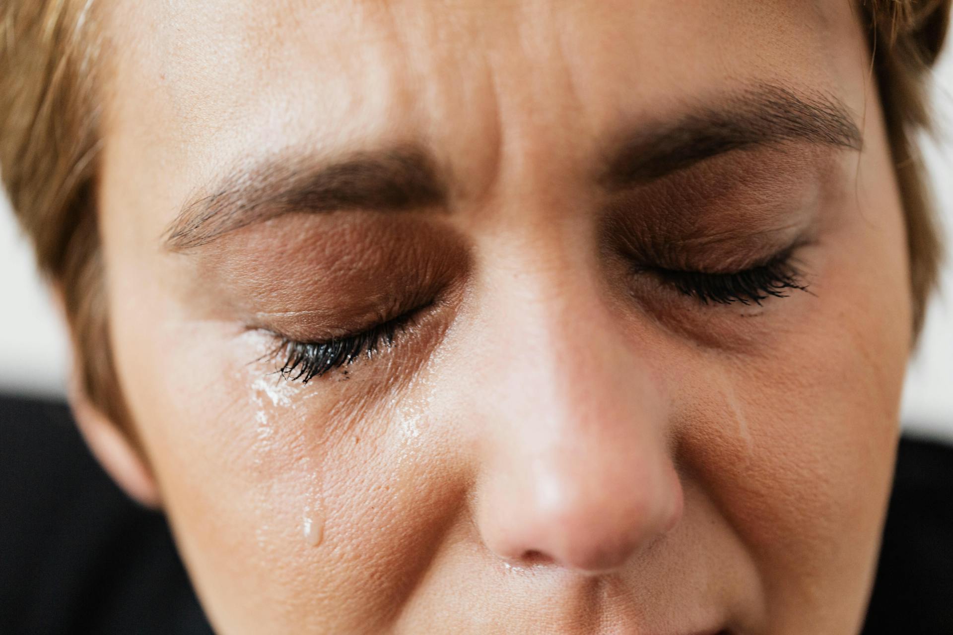 A close-up shot of a woman crying | Source: Pexels