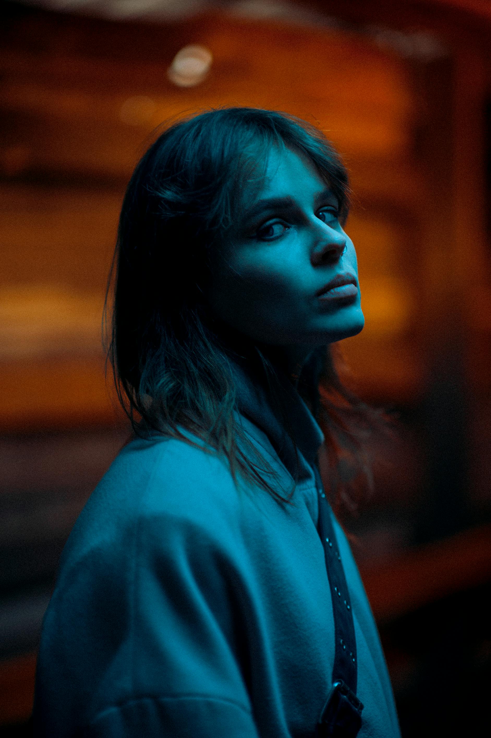 A suspicious-looking woman | Source: Pexels