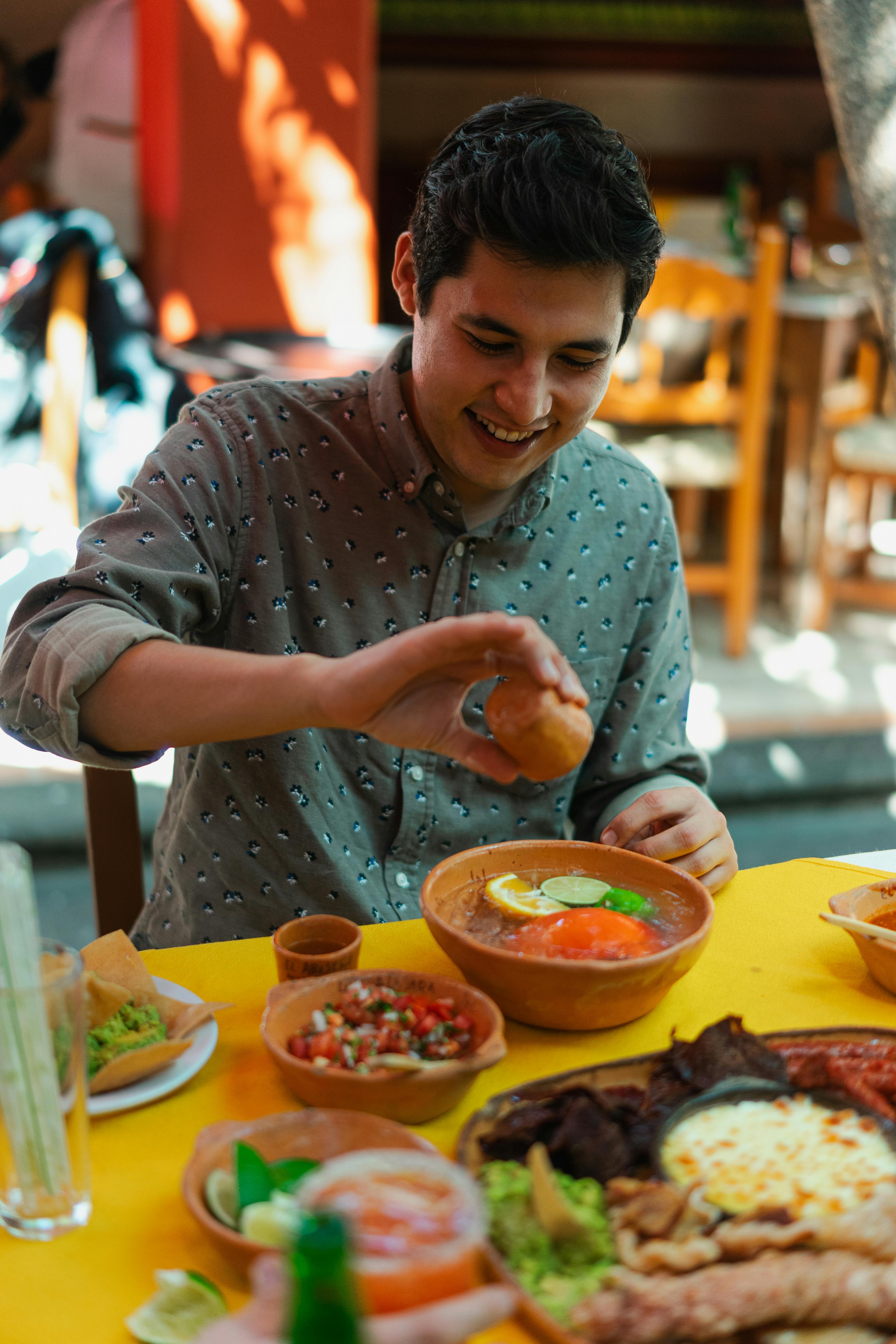 Man with food | Source: Pexels