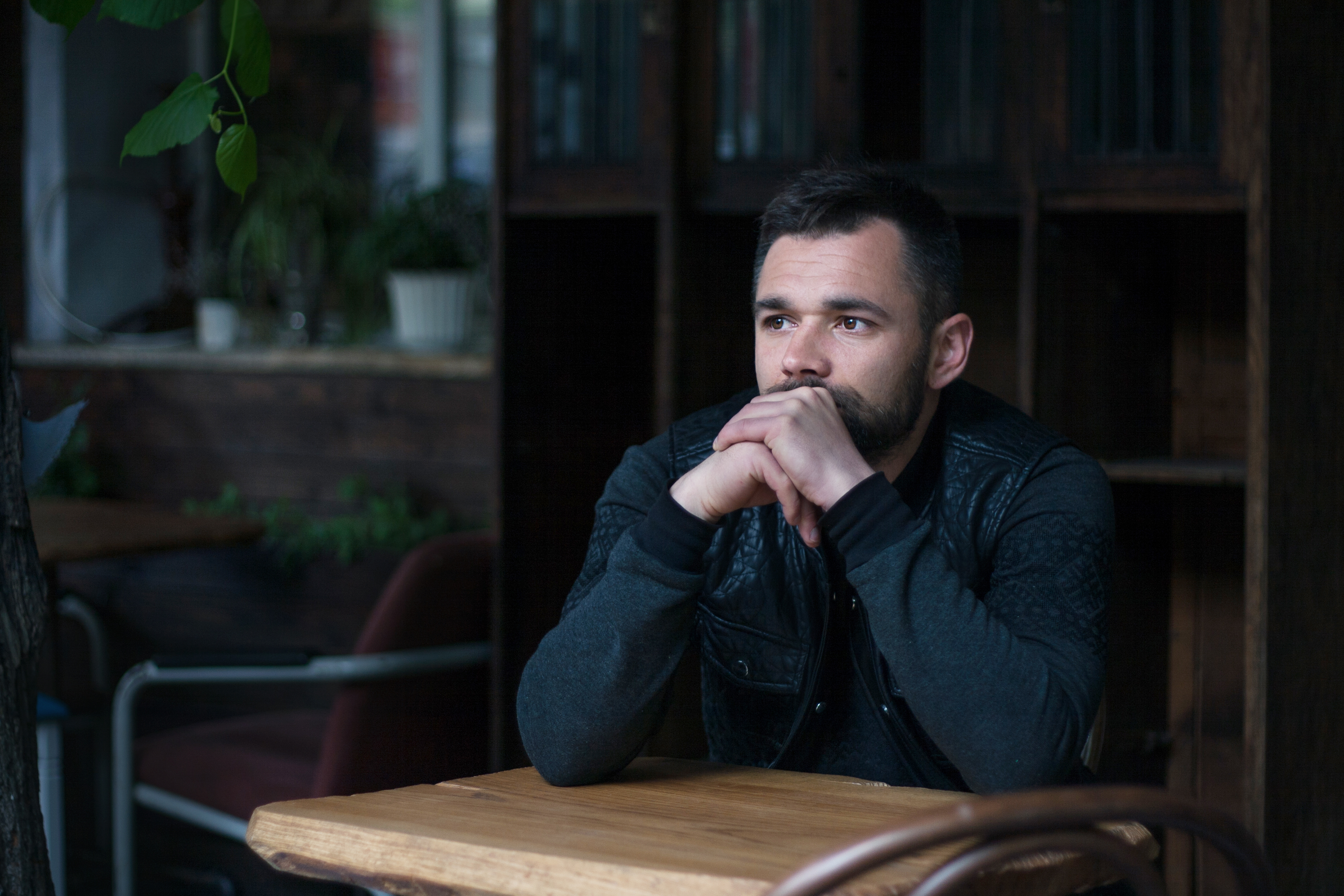 A distressed man | Source: Shutterstock